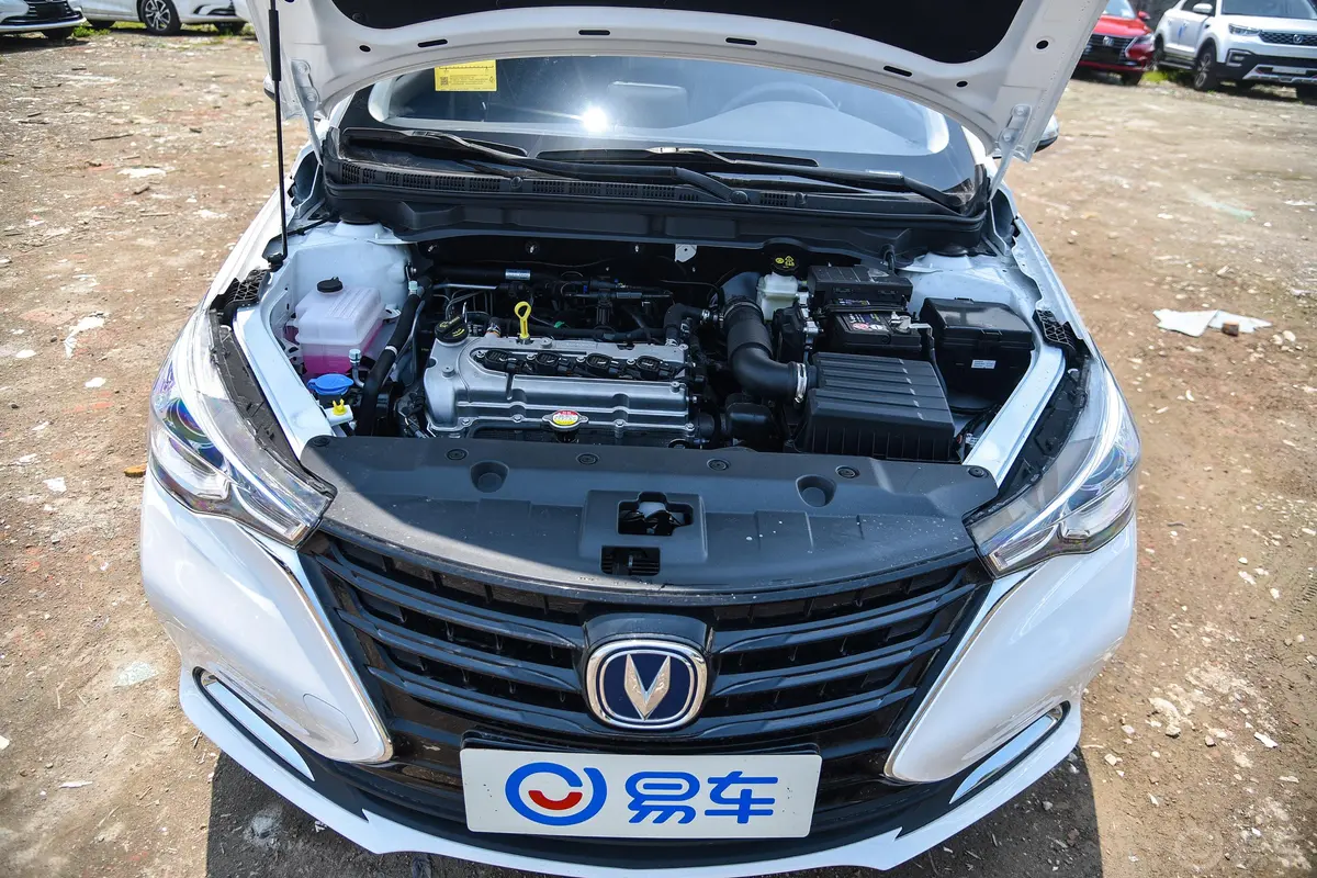 悦翔1.4L 手动 舒适型 国V发动机舱整体