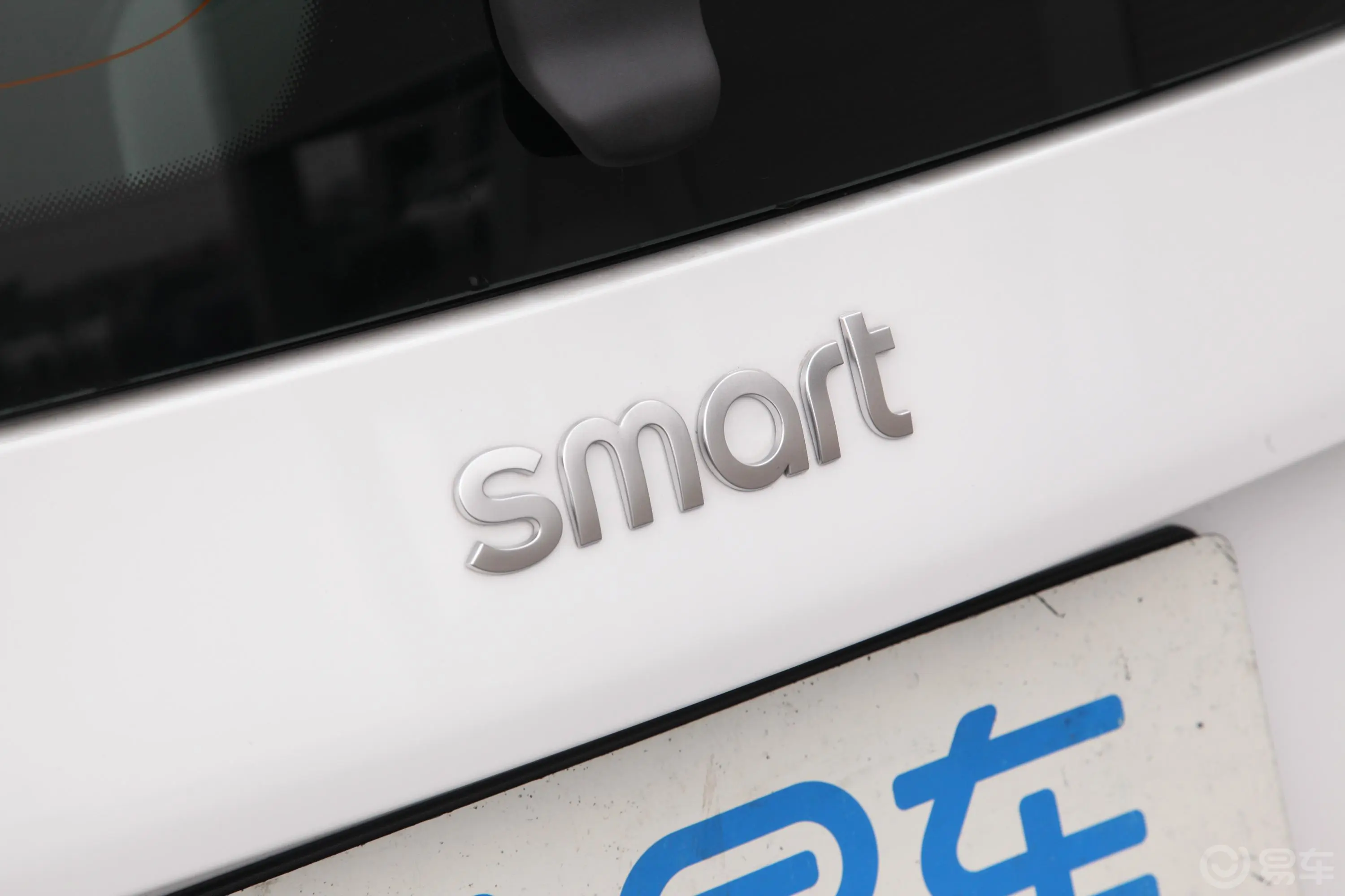 smart fortwo0.9T 66千瓦硬顶风擎版 国VI外观