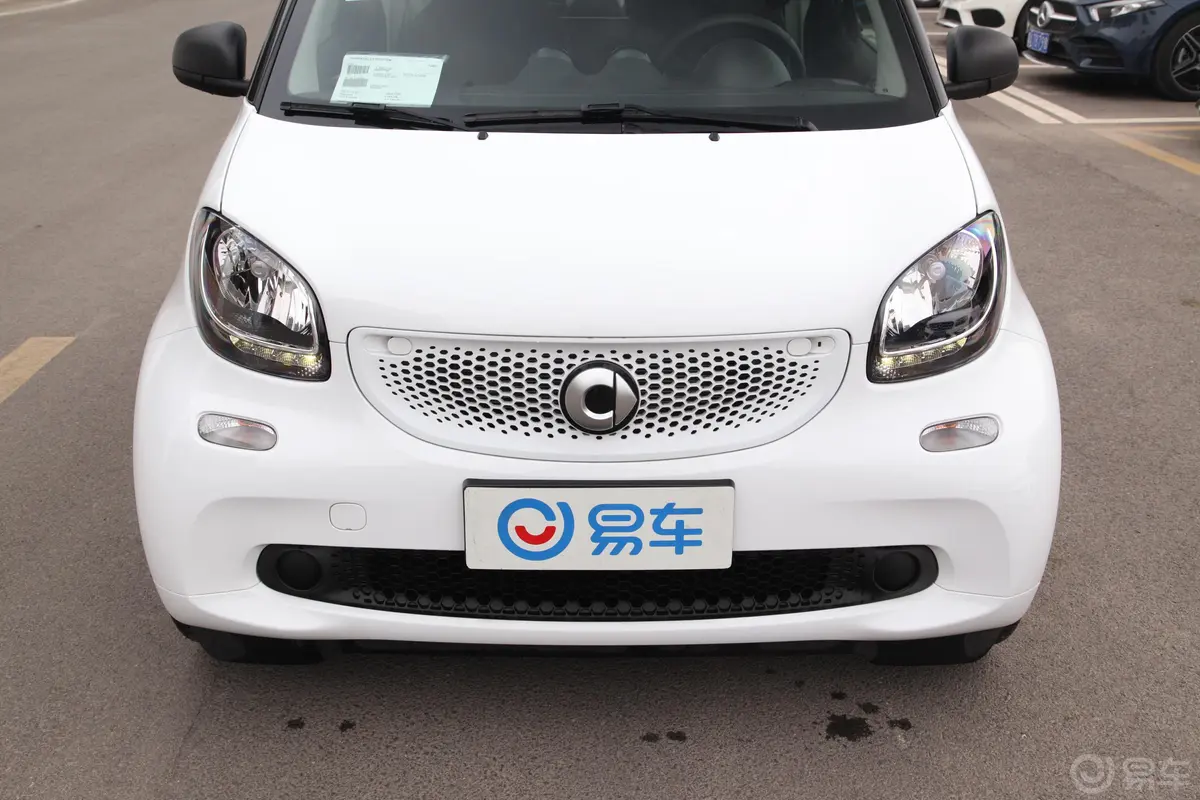 smart fortwo0.9T 66千瓦硬顶风擎版 国VI外观