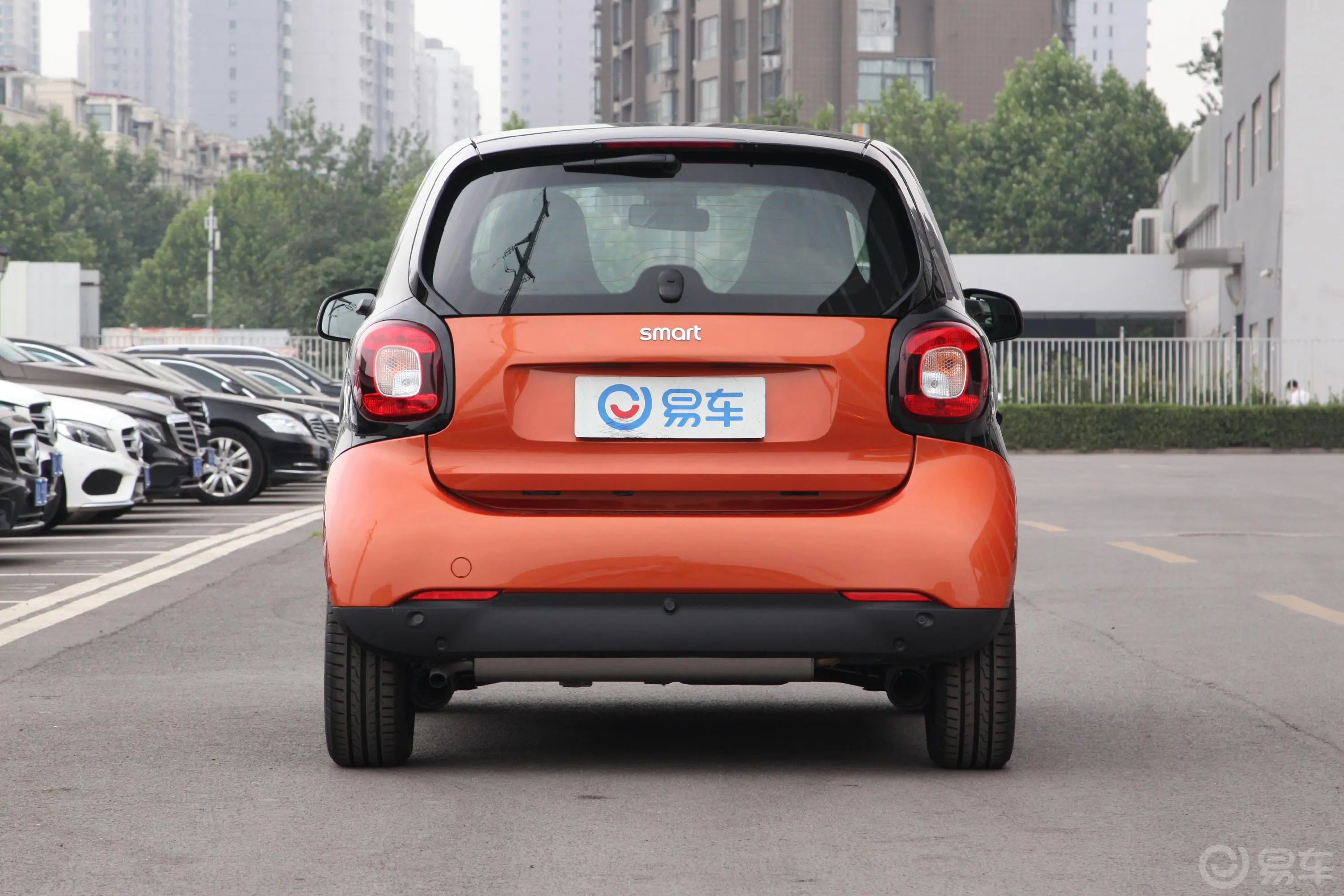 smart fortwo0.9T 66千瓦硬顶动擎版 国VI正后水平