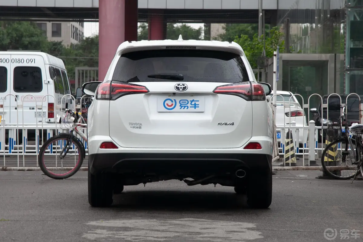 RAV4荣放2.0L CVT 两驱 风尚版 国VI正后水平