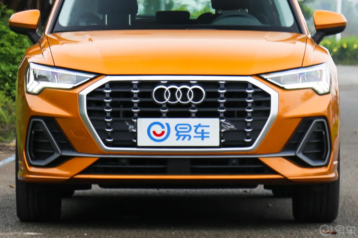 奥迪Q340 TFSI 时尚动感版外观