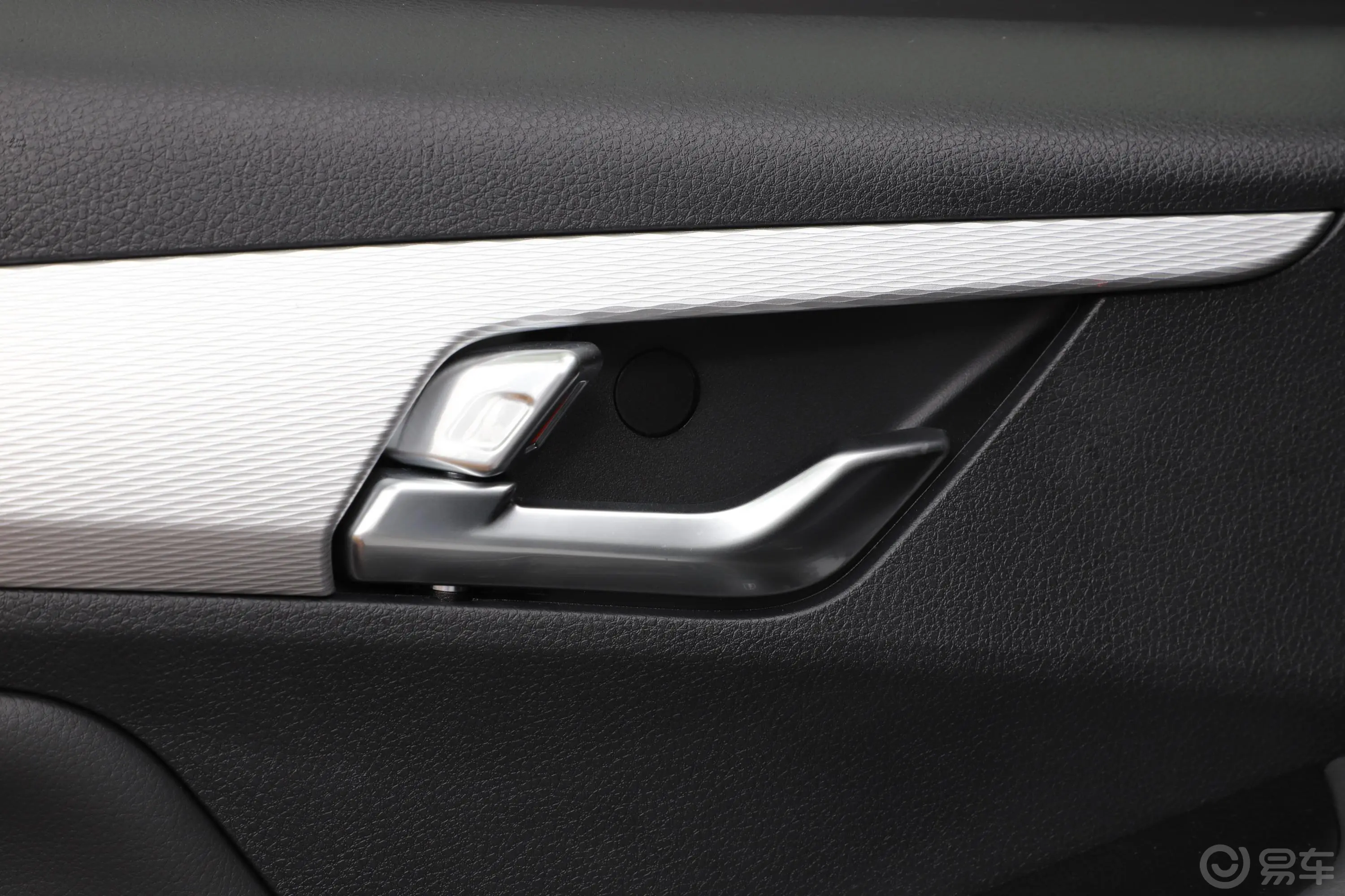 瑞迈S标轴版 2.5T 手动 四驱 豪华款 柴油 国V空间