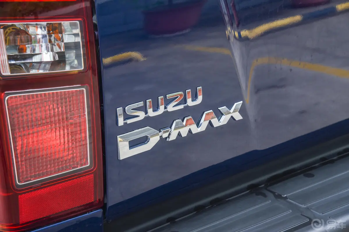 D-MAX3.0T 手自一体 四驱 精英款 国V外观