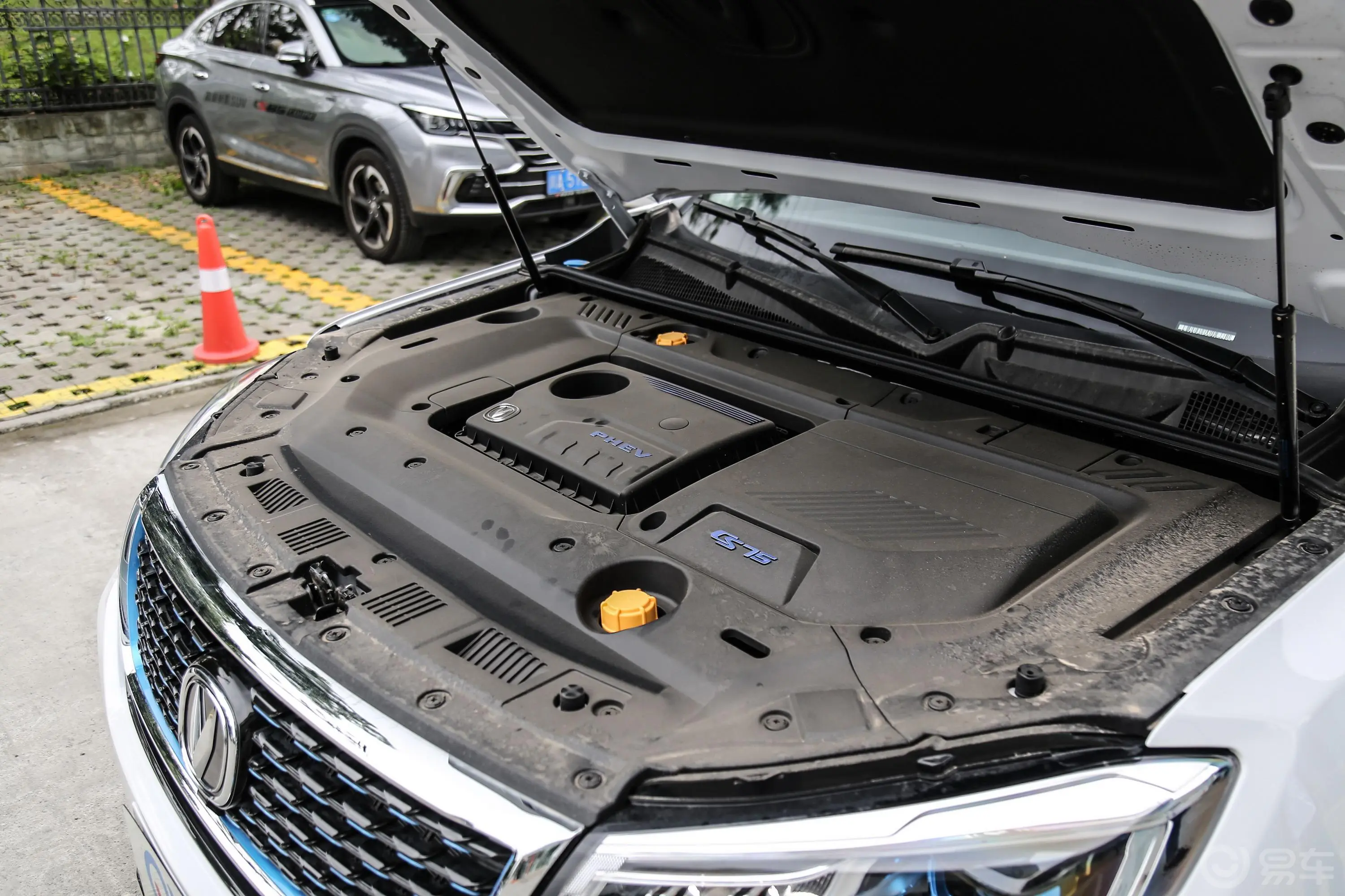 长安CS75 PHEV1.5T 进取版 国V外观