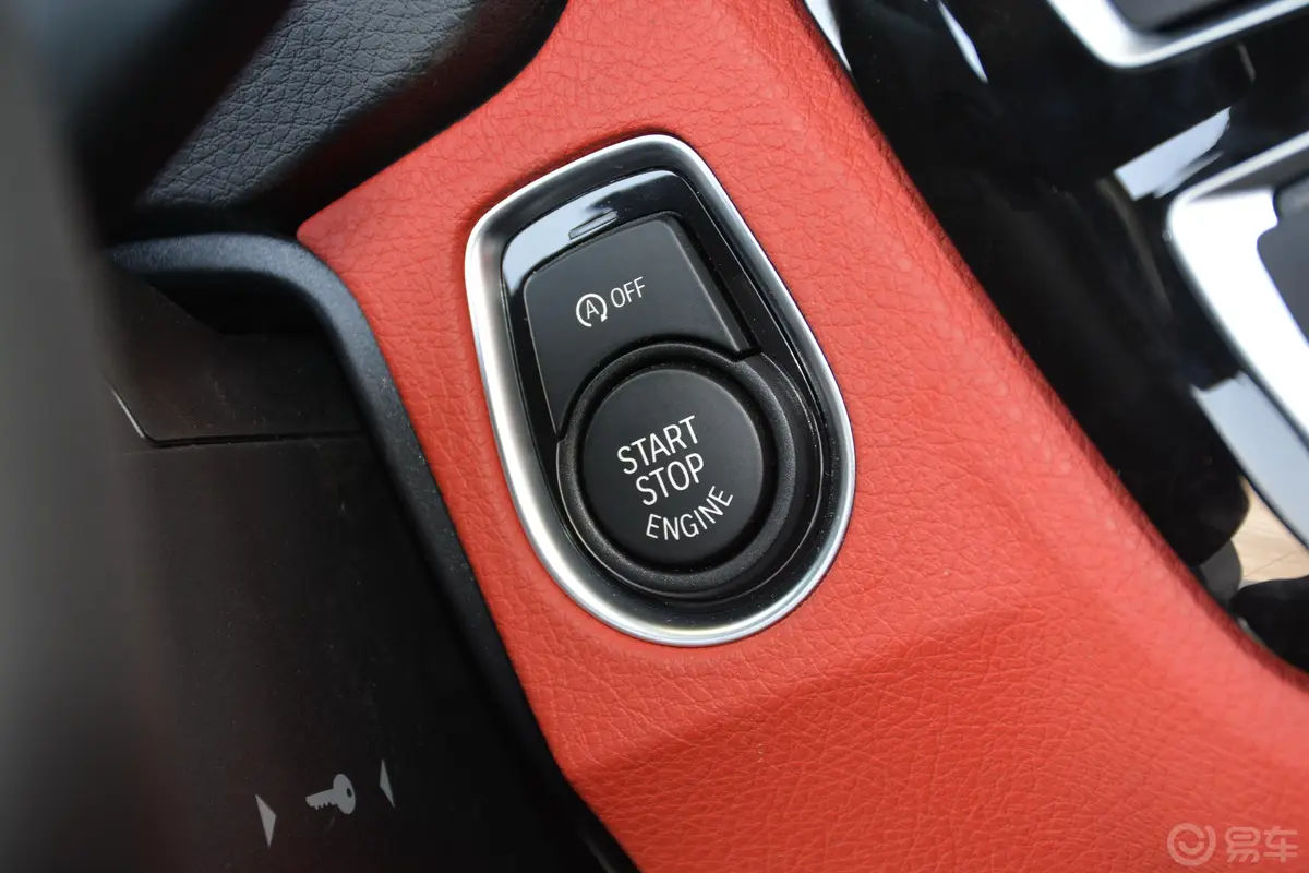 宝马4系双门轿跑车 425i M运动套装钥匙孔或一键启动按键