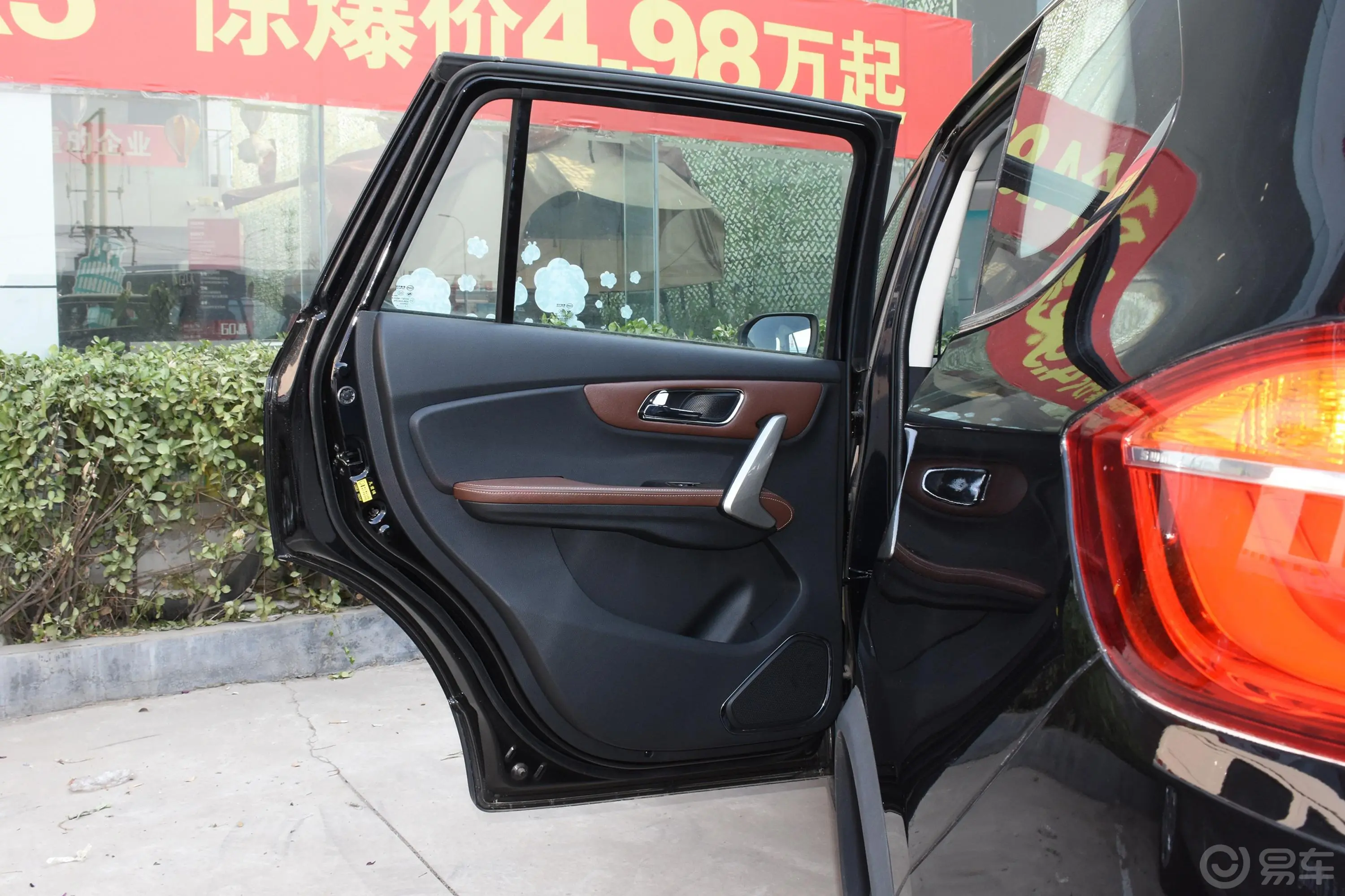 SWM斯威X71.5T 手动 舒适版驾驶员侧后车门