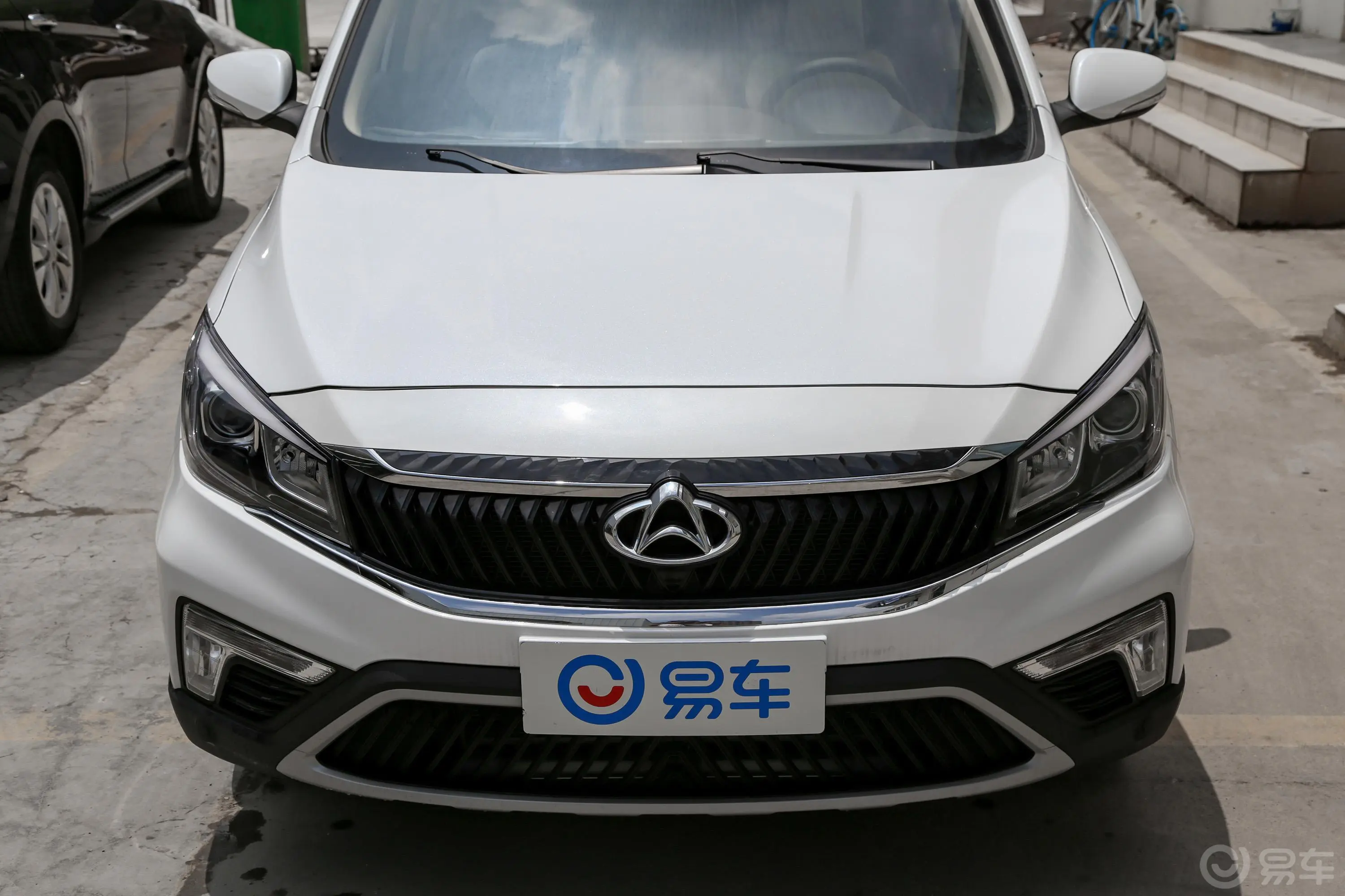 长安欧尚A8001.6L 手动 豪华型 国VI外观