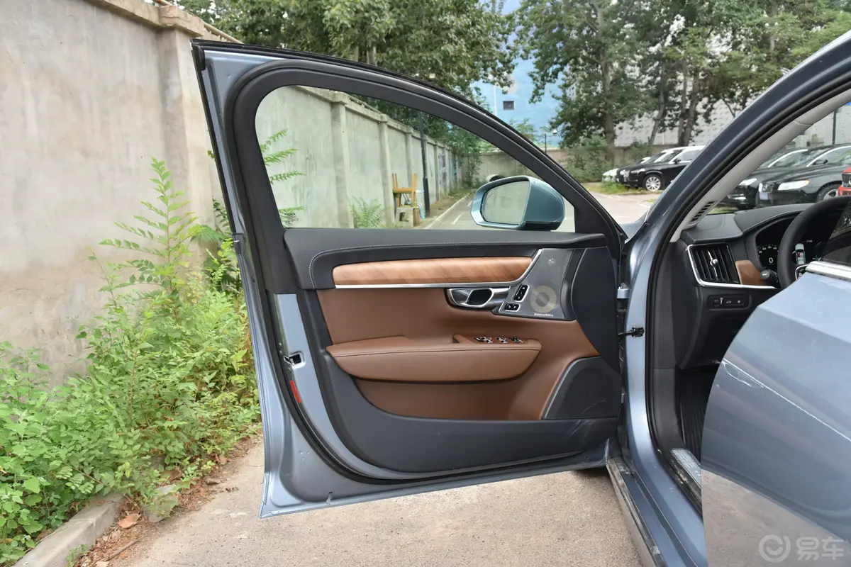 沃尔沃S90新能源T8 智雅版 国Ⅵ驾驶员侧前车门