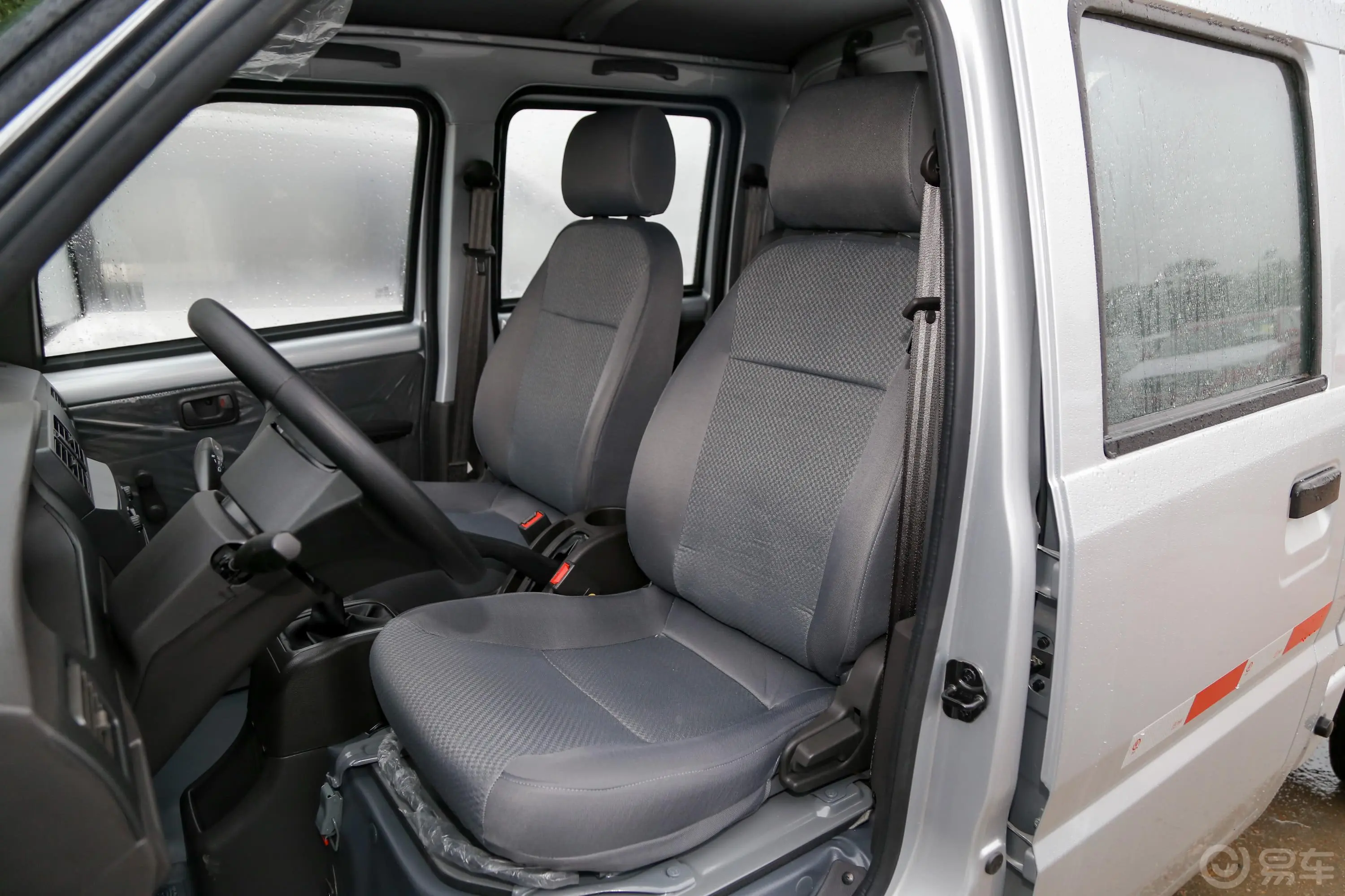 五菱荣光小卡1.5L 手动 基本型双排 国VI驾驶员座椅