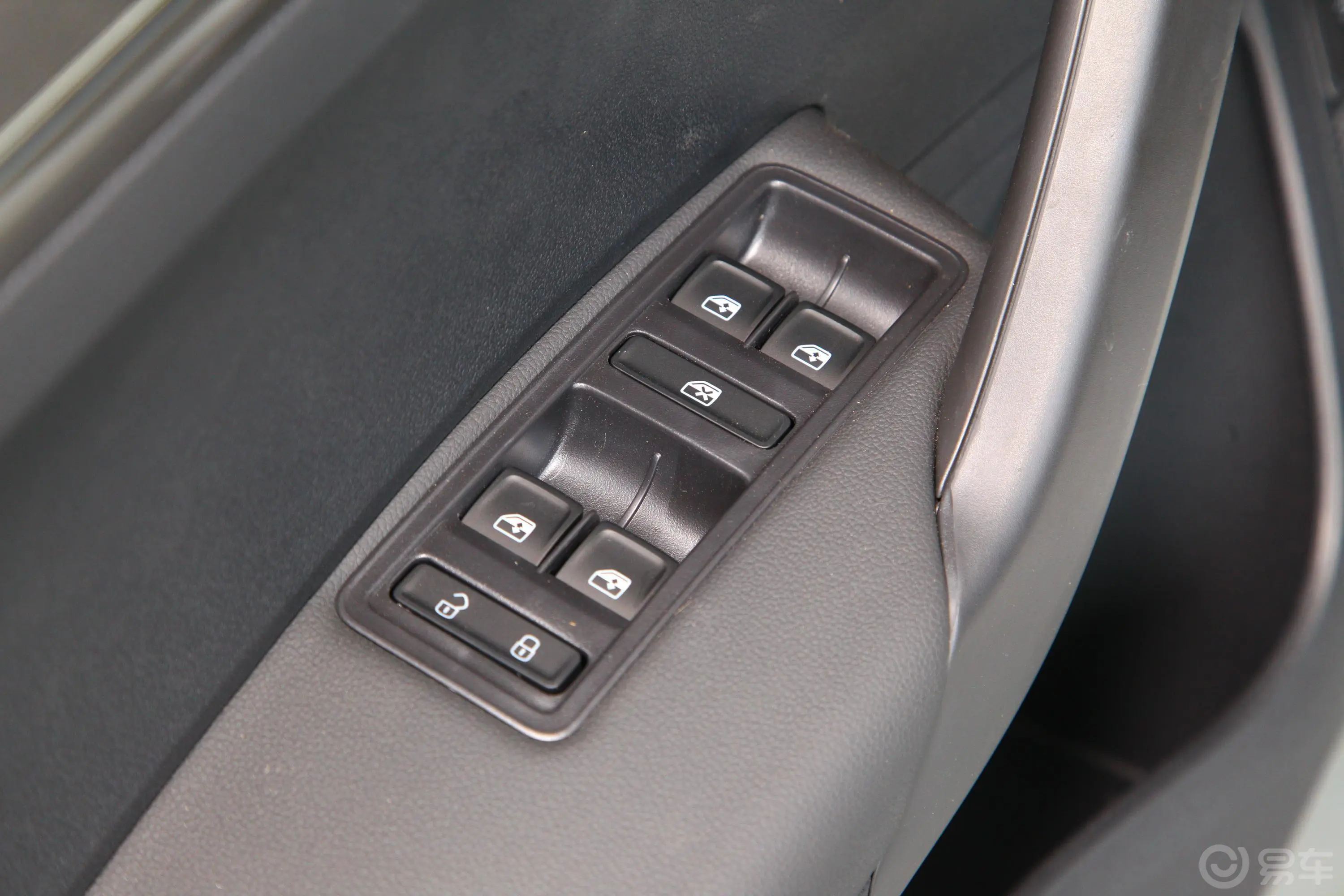 桑塔纳1.5L 手动 舒适版 国VI车窗调节整体