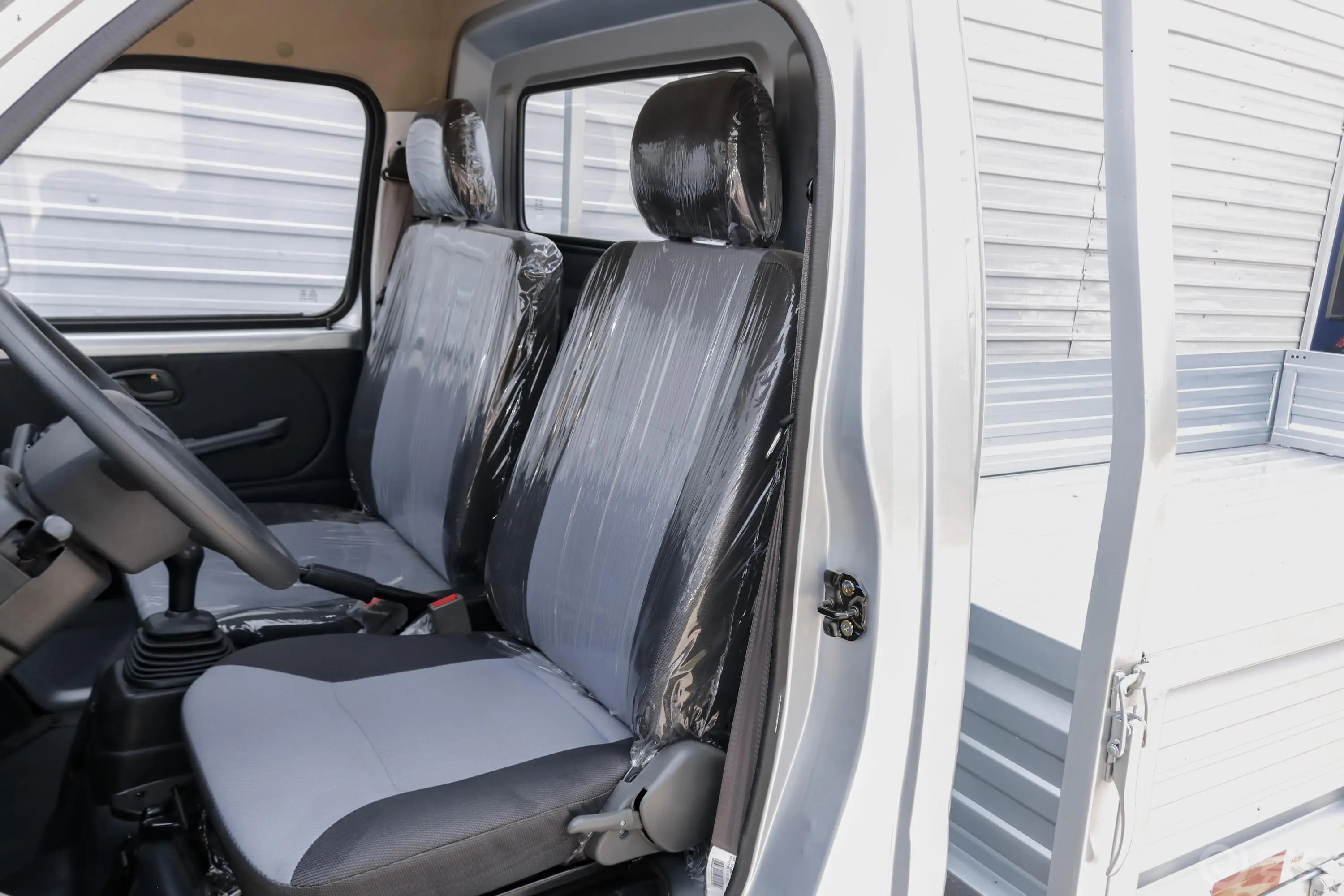神骐T20T20L 载货车单排 1.5L 手动 舒适版 3.6米货箱驾驶员座椅