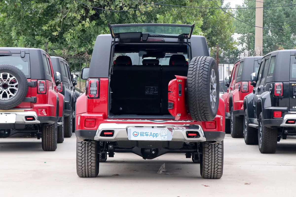 北京BJ40BJ40 PLUS 2.3T 手自一体 尊享型 国VI空间