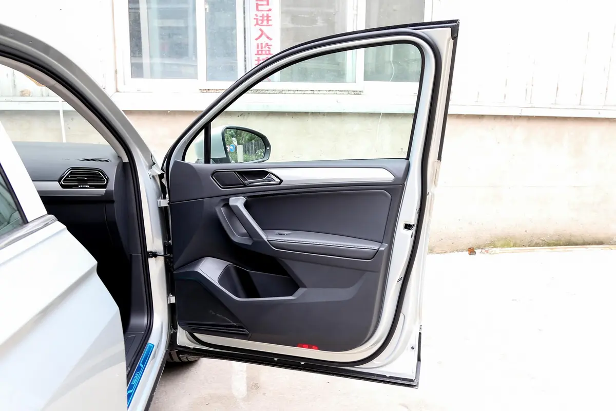 途观L380TSI 双离合 四驱 智动豪华版 国VI副驾侧前车门