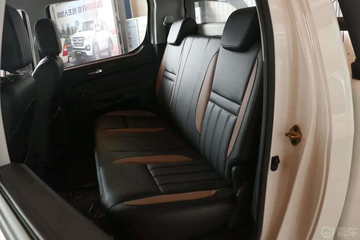 拓陆者E370周年 2.8T 手动 两驱 标箱高底盘 舒适版 柴油后排座椅