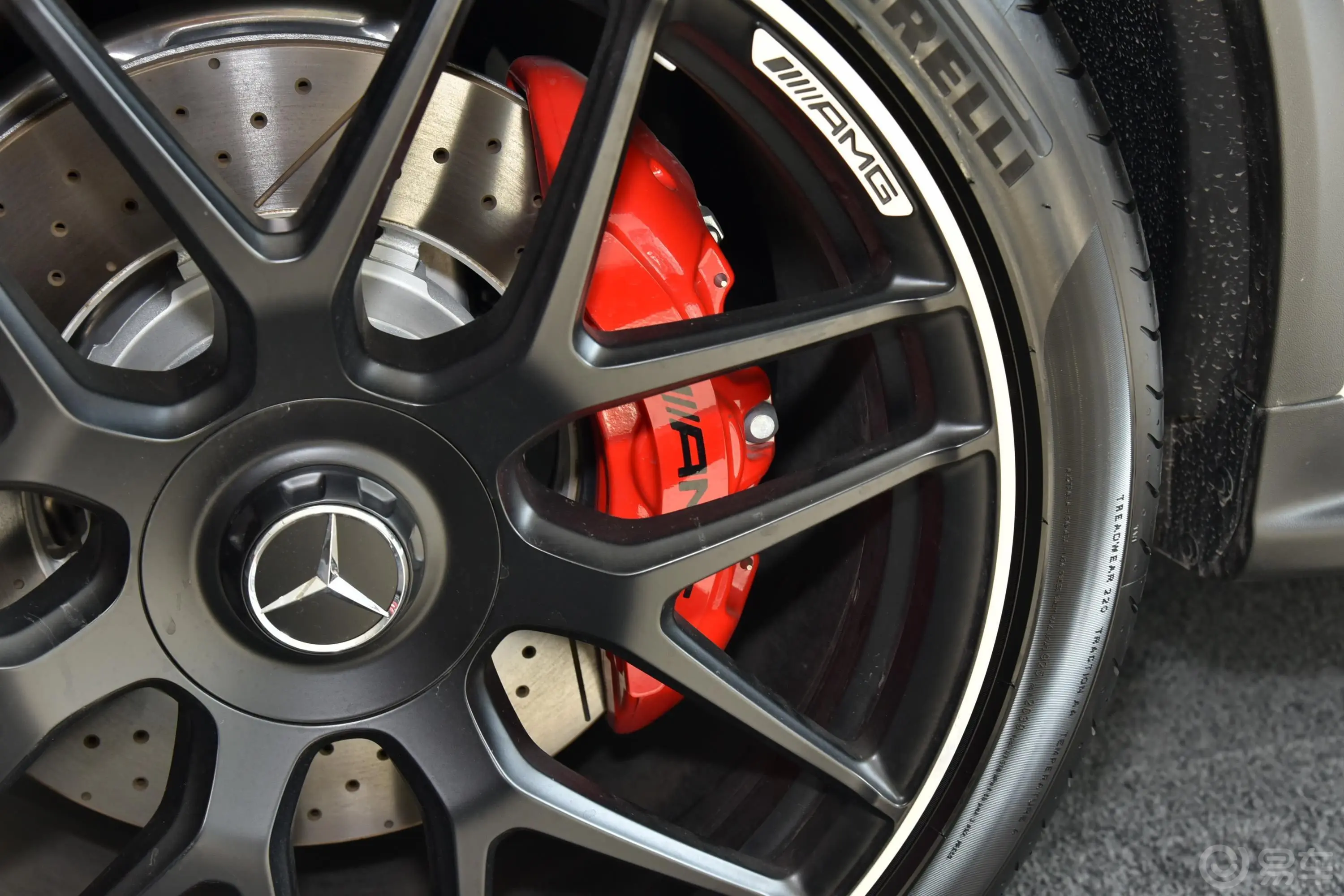 奔驰GLC轿跑 AMGGLC 63 S 4MATIC+ 轿跑SUV外观