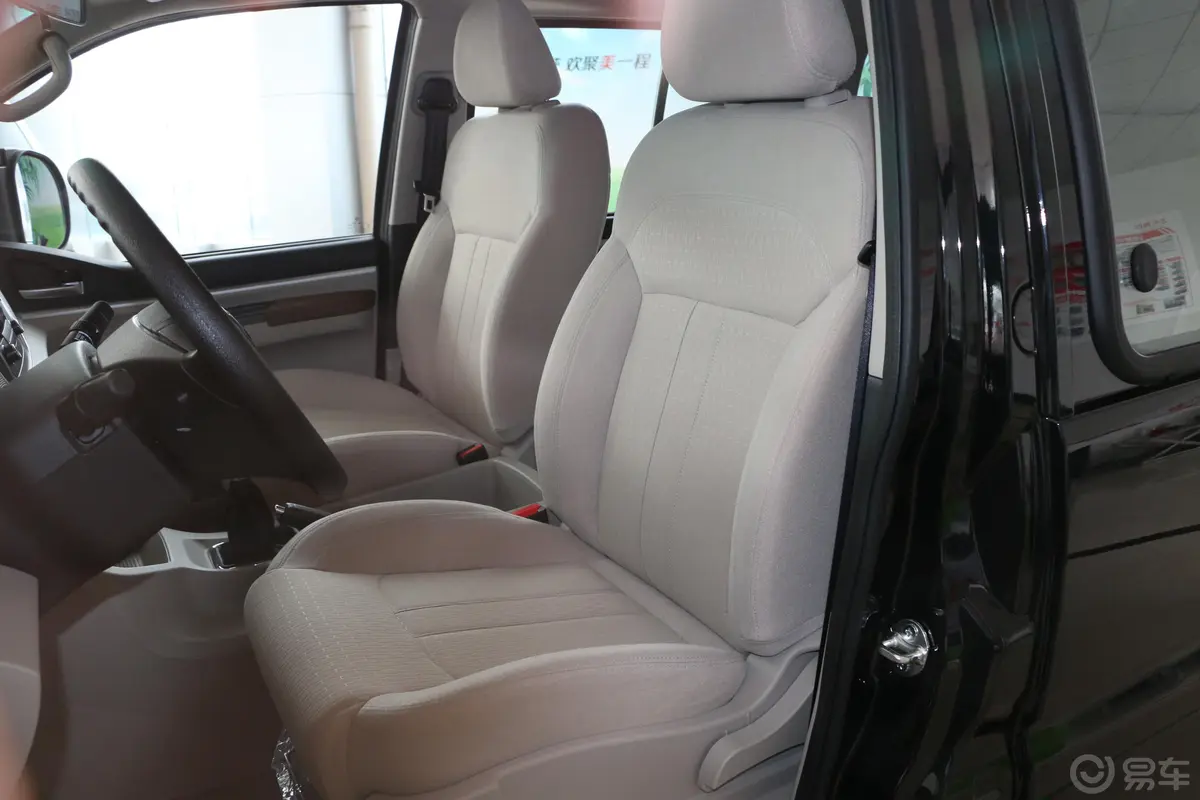 菱智M5 1.6L 手动 基本型 7座 国VI驾驶员座椅