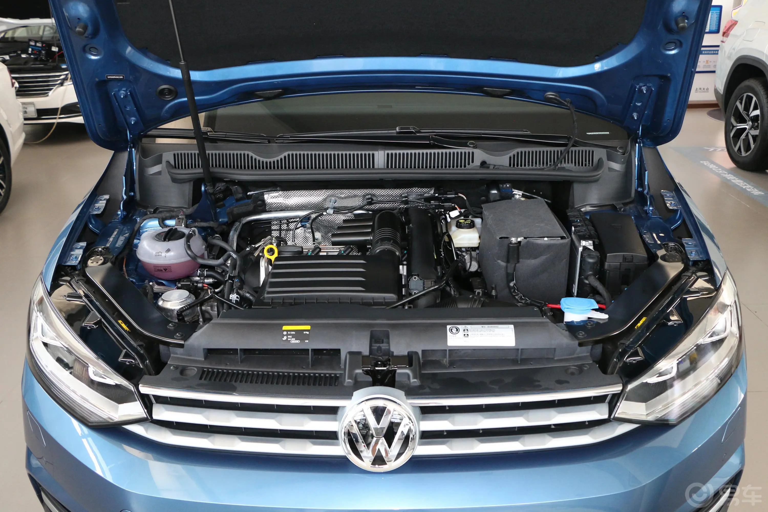 途安L280TSI 双离合 拓界版 7座 国VI发动机舱整体