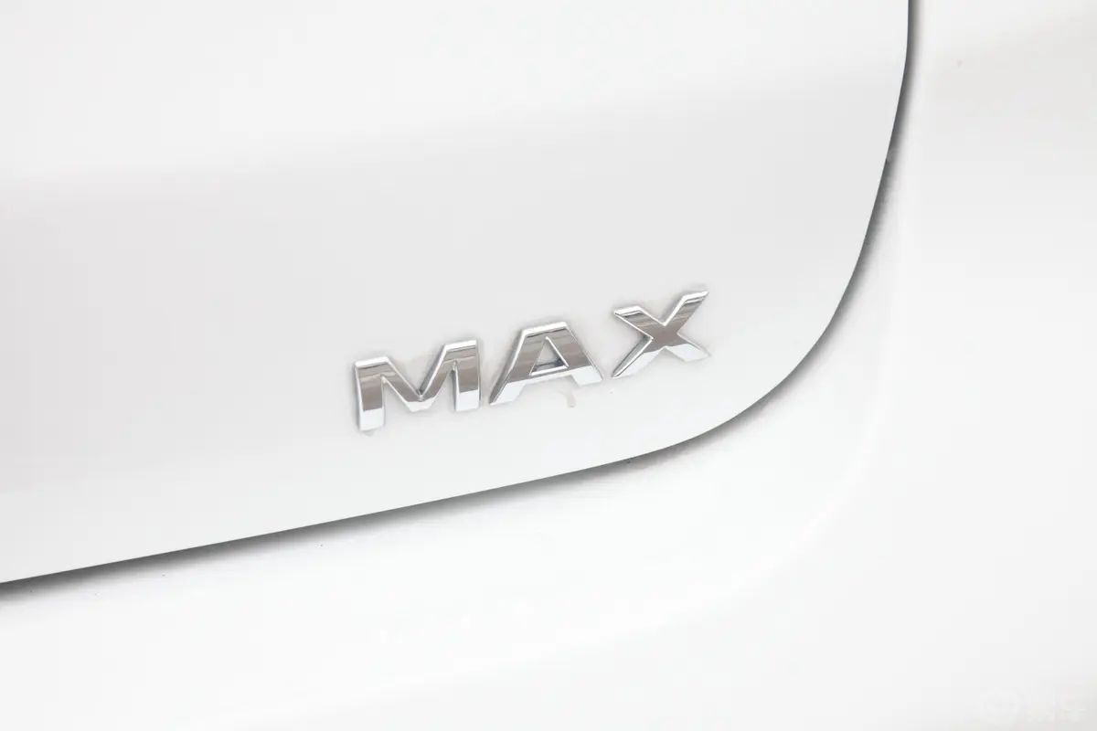 宋MAX1.5TI 双离合 智联睿逸型 天窗版 6座 国VI外观