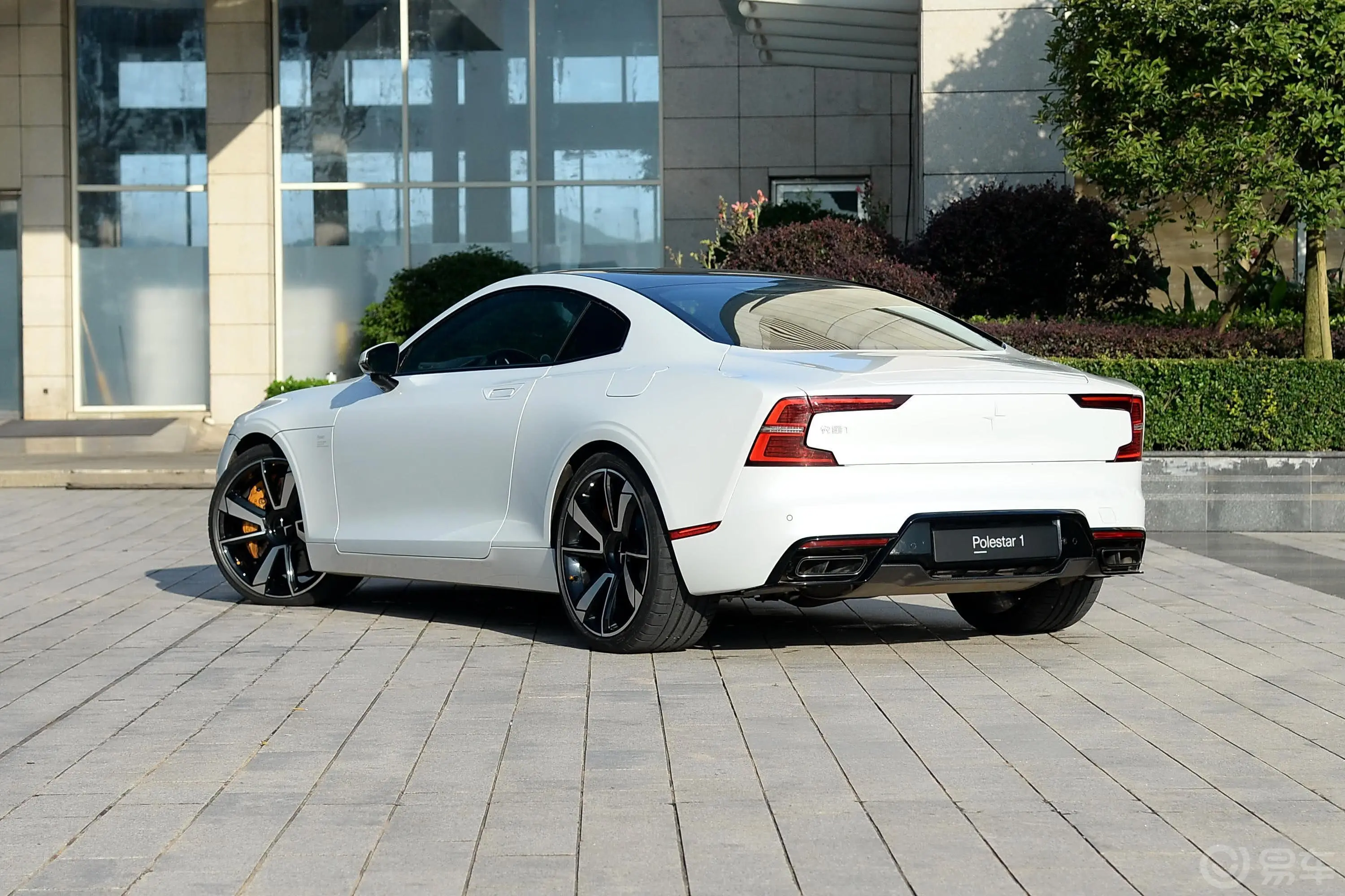 Polestar 12.0T 135km 标准型侧后45度车头向左水平