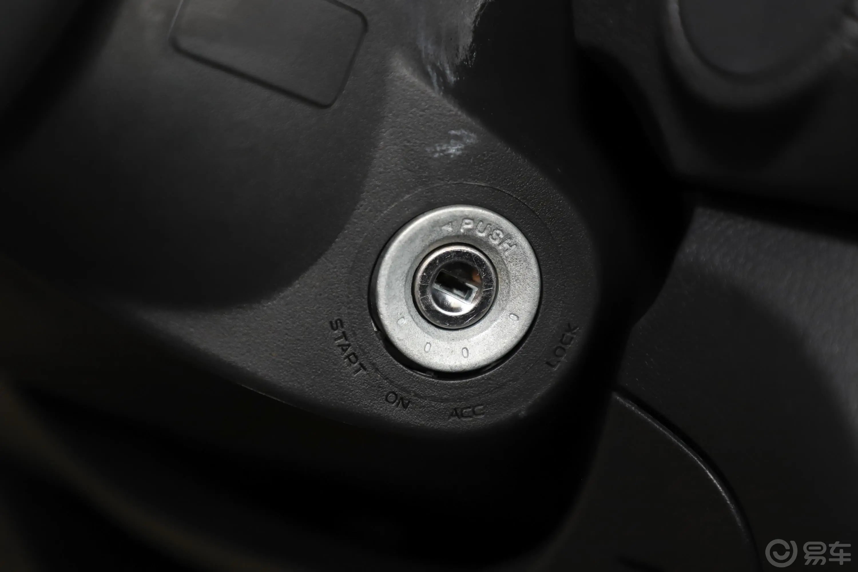 瑞迈S加长版 2.5T 手动 两驱 豪华款 柴油 国V钥匙孔或一键启动按键