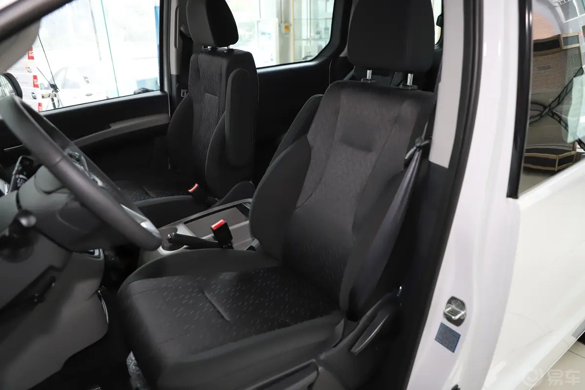 瑞风M4悦享系列 2.0L 手动 商务型 汽油 国VI驾驶员座椅
