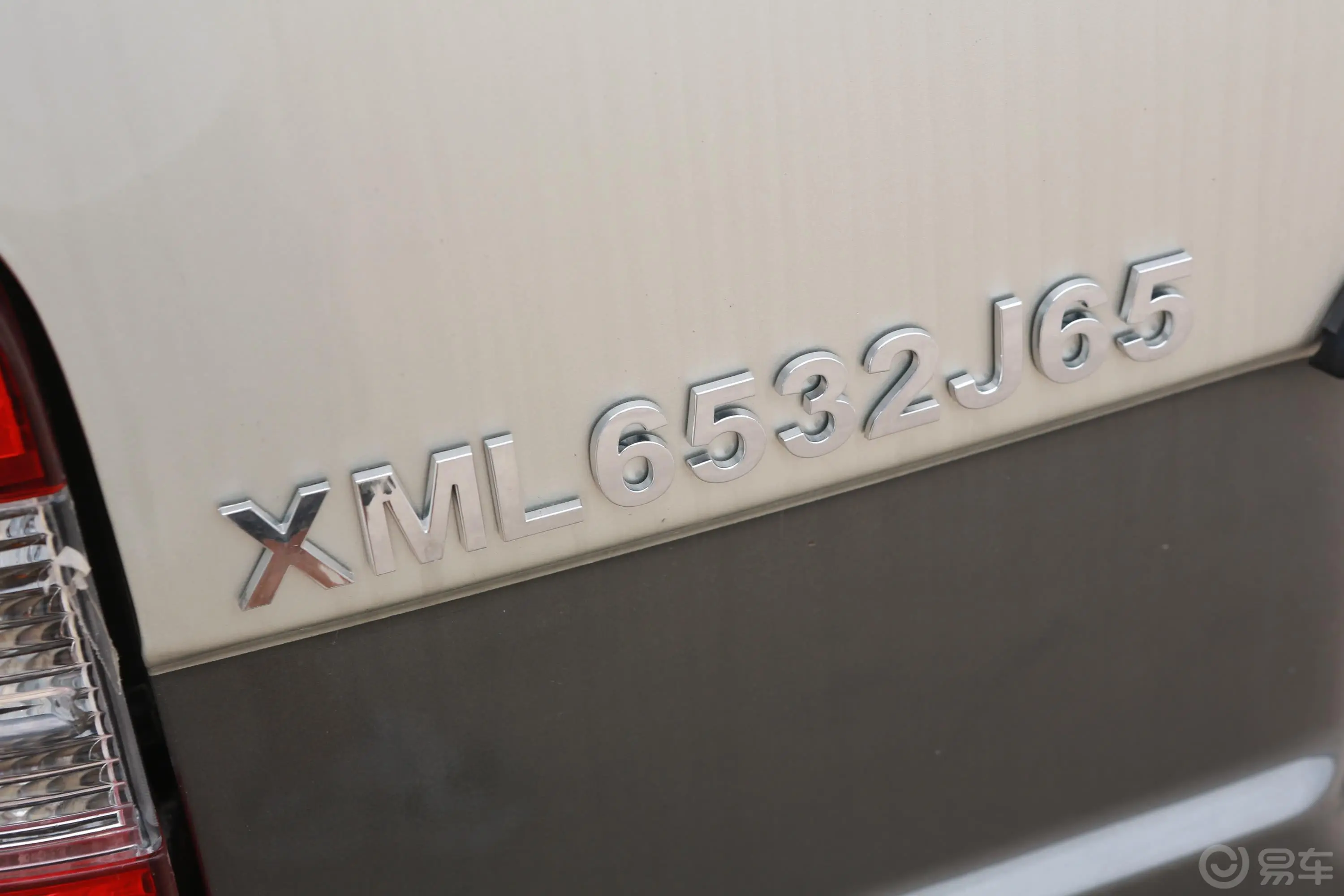 金旅海狮客车 2.0L XC4G20外观