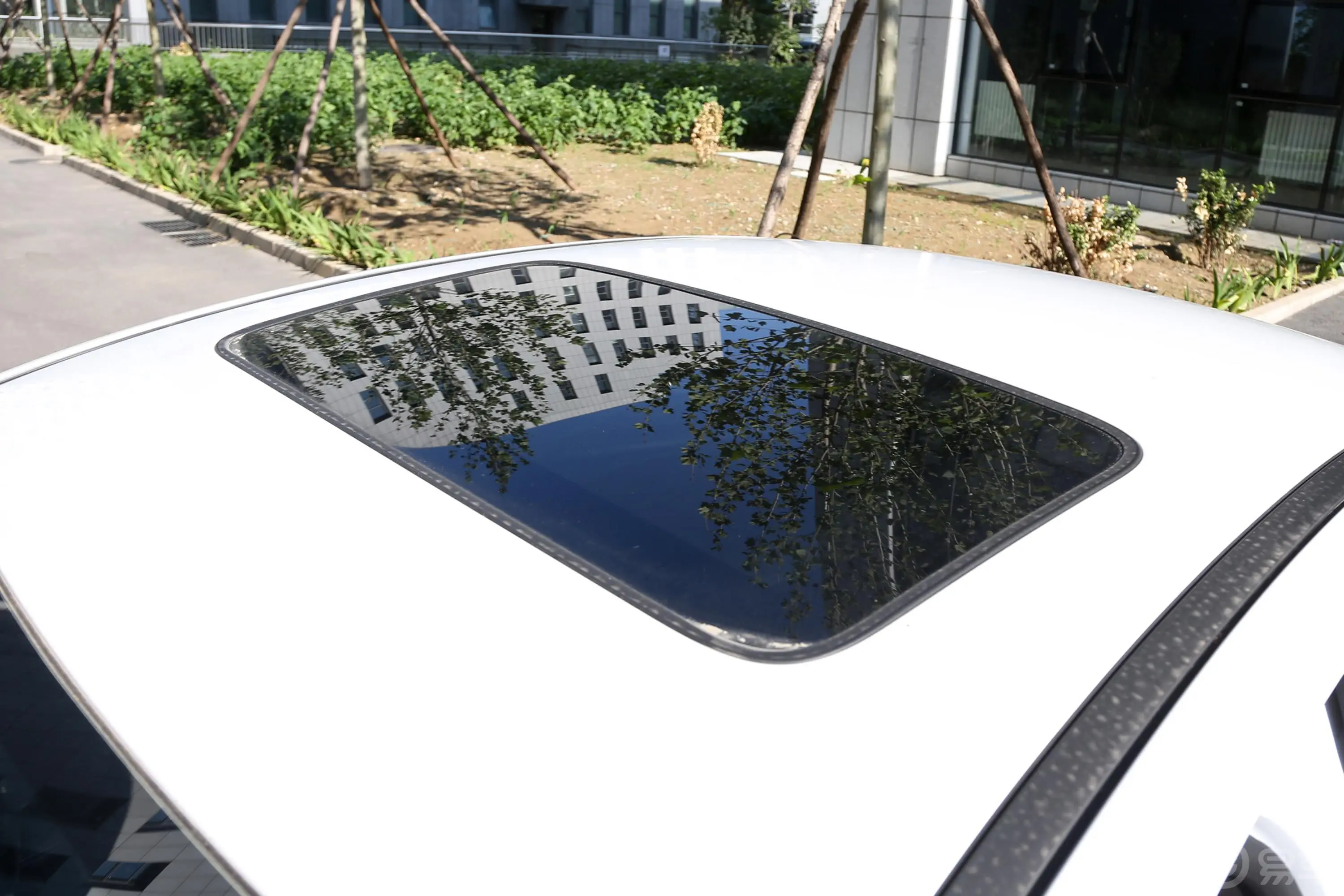 秦Pro新能源EV 超能版 标准版 智联领尚型天窗
