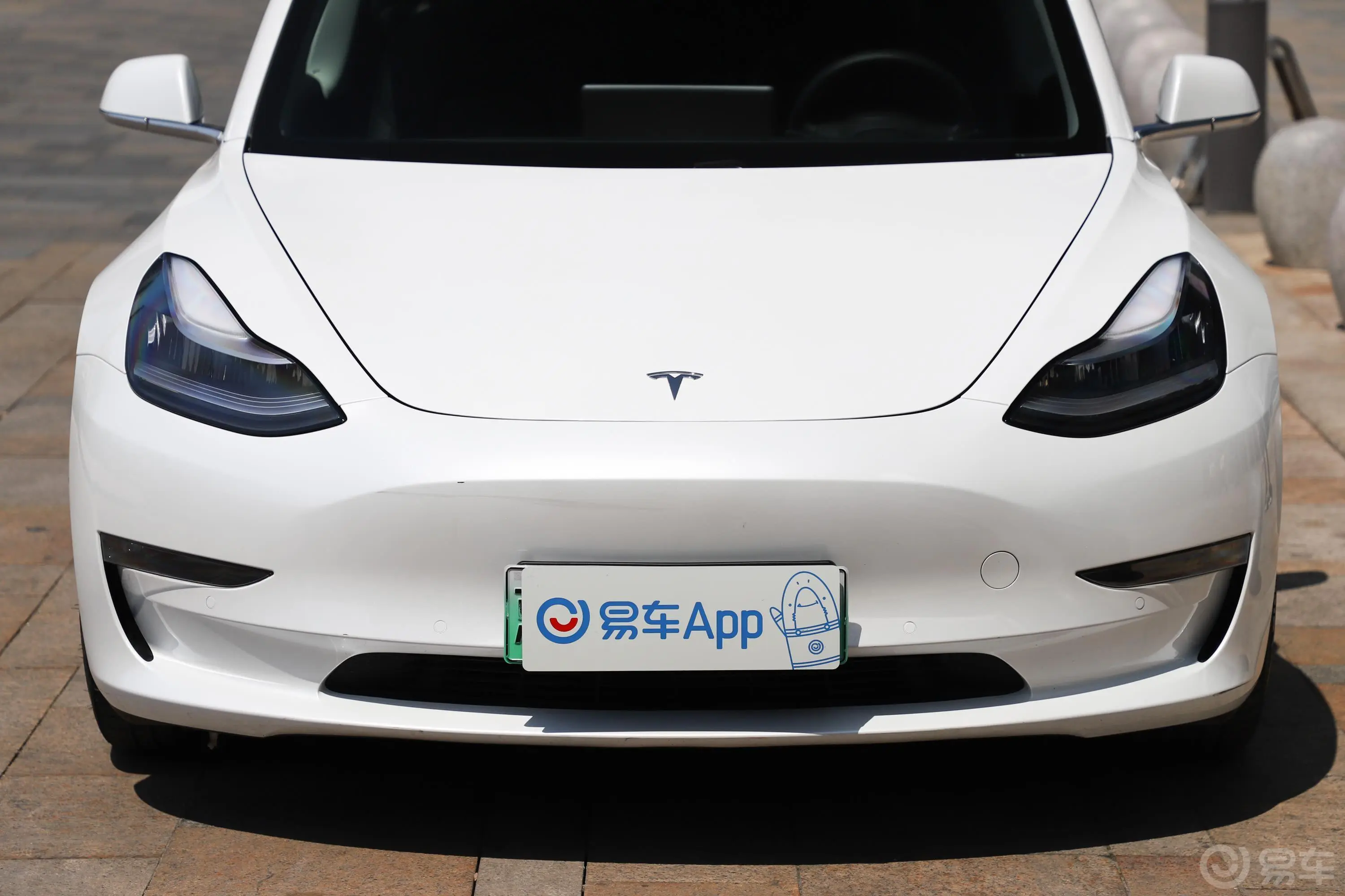 Model 3(进口)长续航全轮驱动版外观