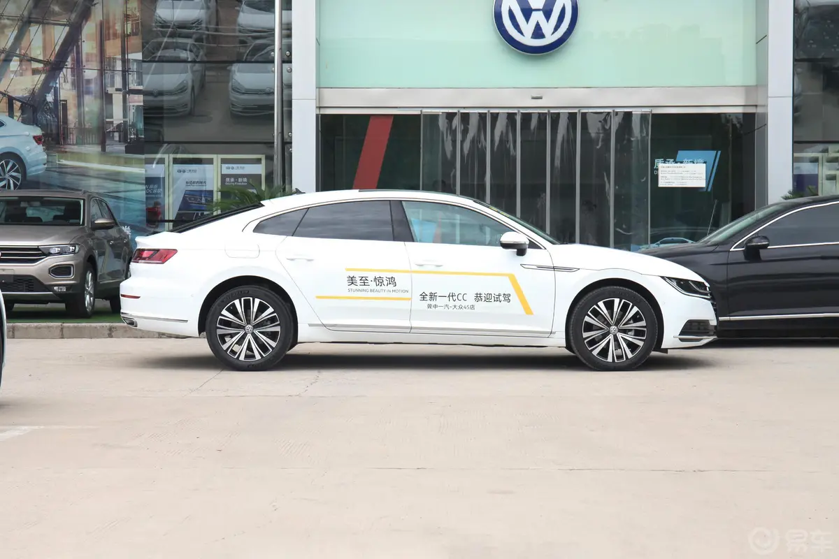 一汽-大众CC380TSI 双离合 曜颜版 国VI正侧车头向右水平