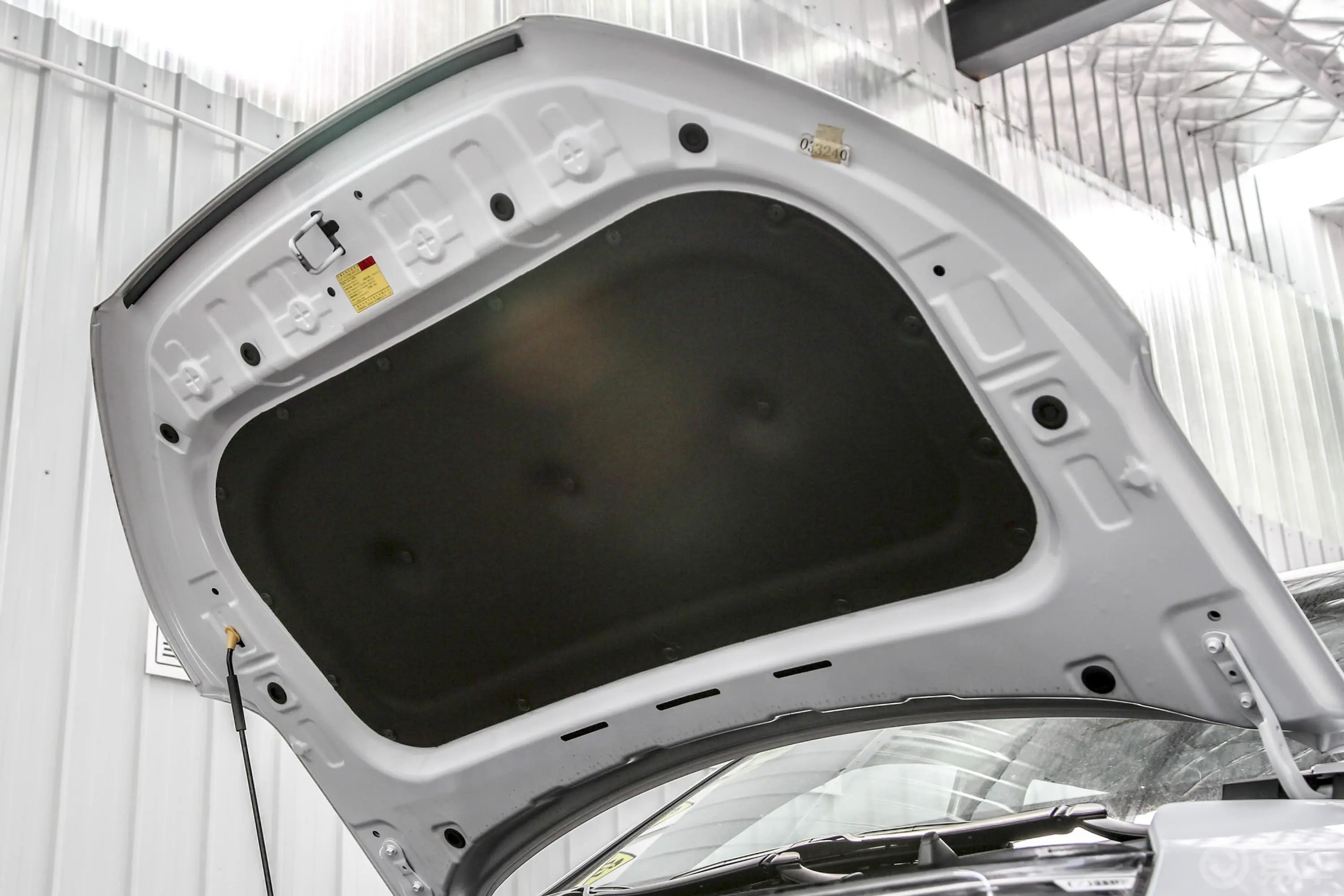 长安欧尚科赛1.5T 手动 时尚智联型发动机舱盖内侧