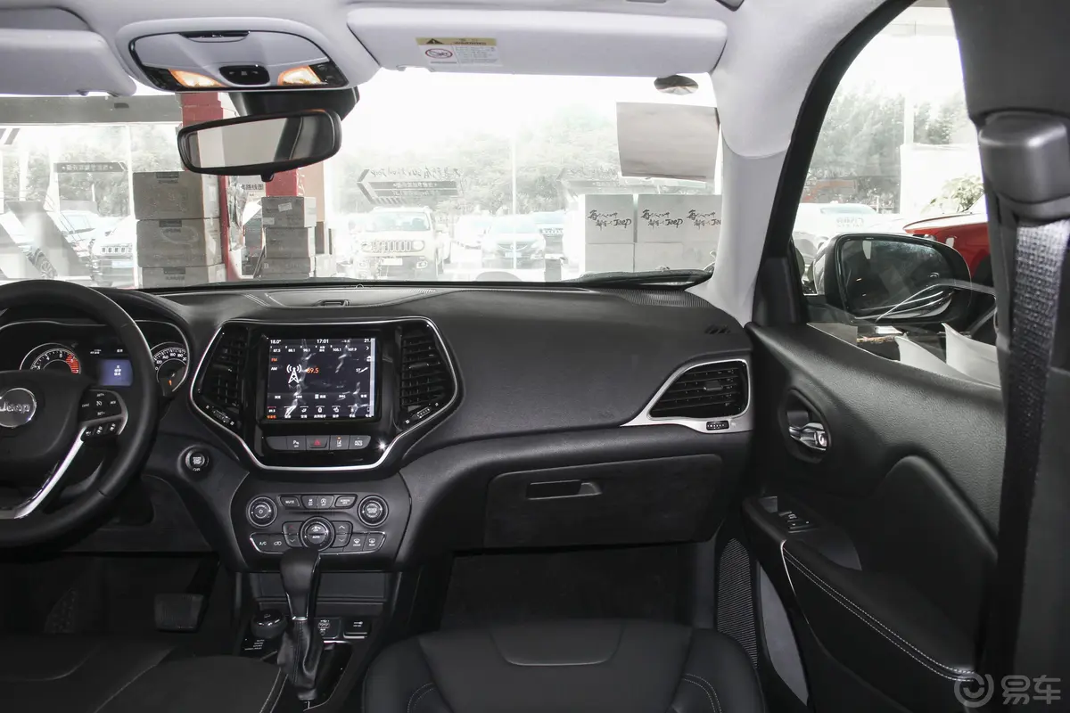 自由光2.0T 四驱 探享版+自动驾驶智慧包 国V副驾驶位区域