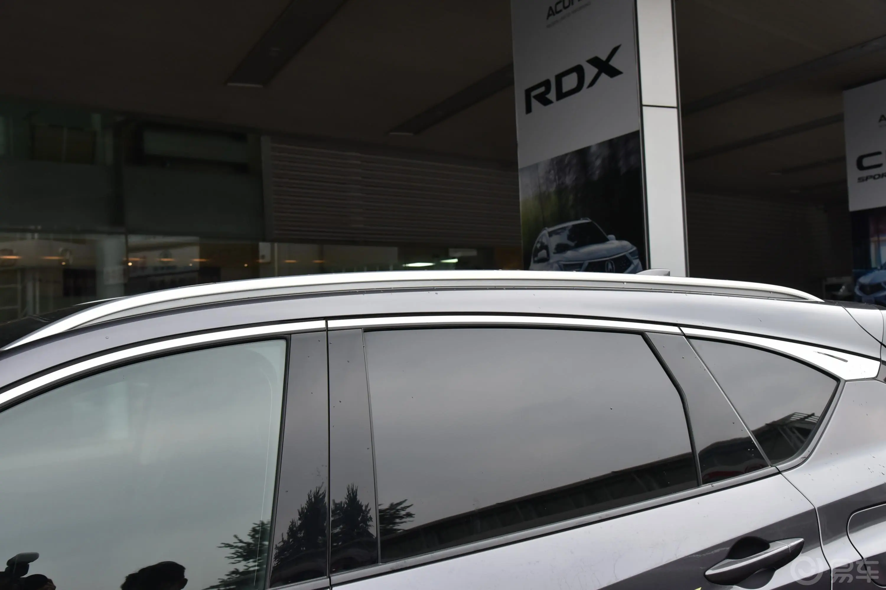 讴歌RDX2.0T 手自一体 两驱 悦享版 国V外观