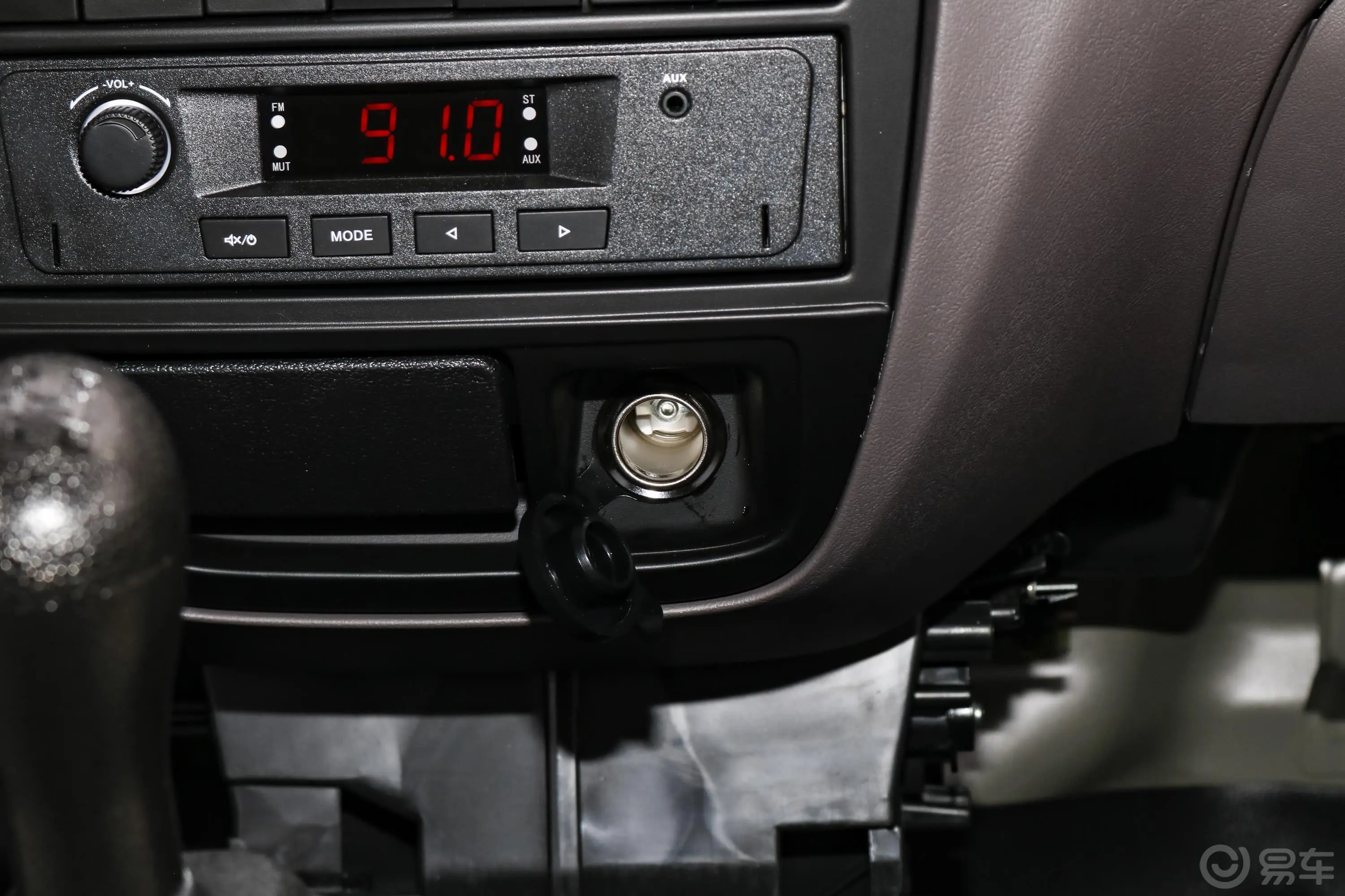 长安V31.2L 手动 汽油 DK12 5座 国V内饰