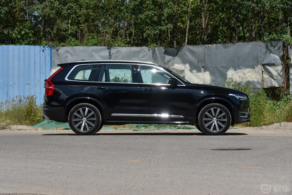 沃尔沃XC90T6 智尊豪华版 7座正侧车头向右水平