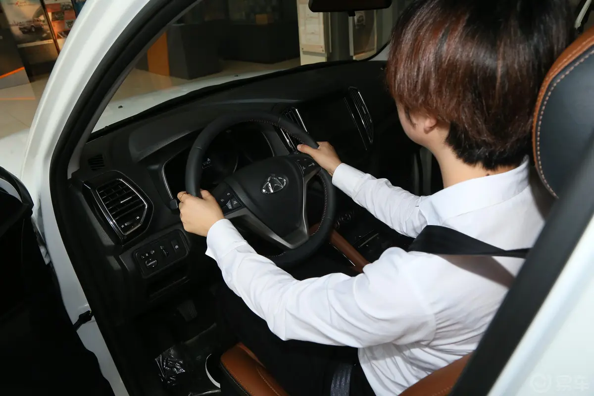 长安欧尚CX70CX70T 1.5T 手动 尊擎版内饰