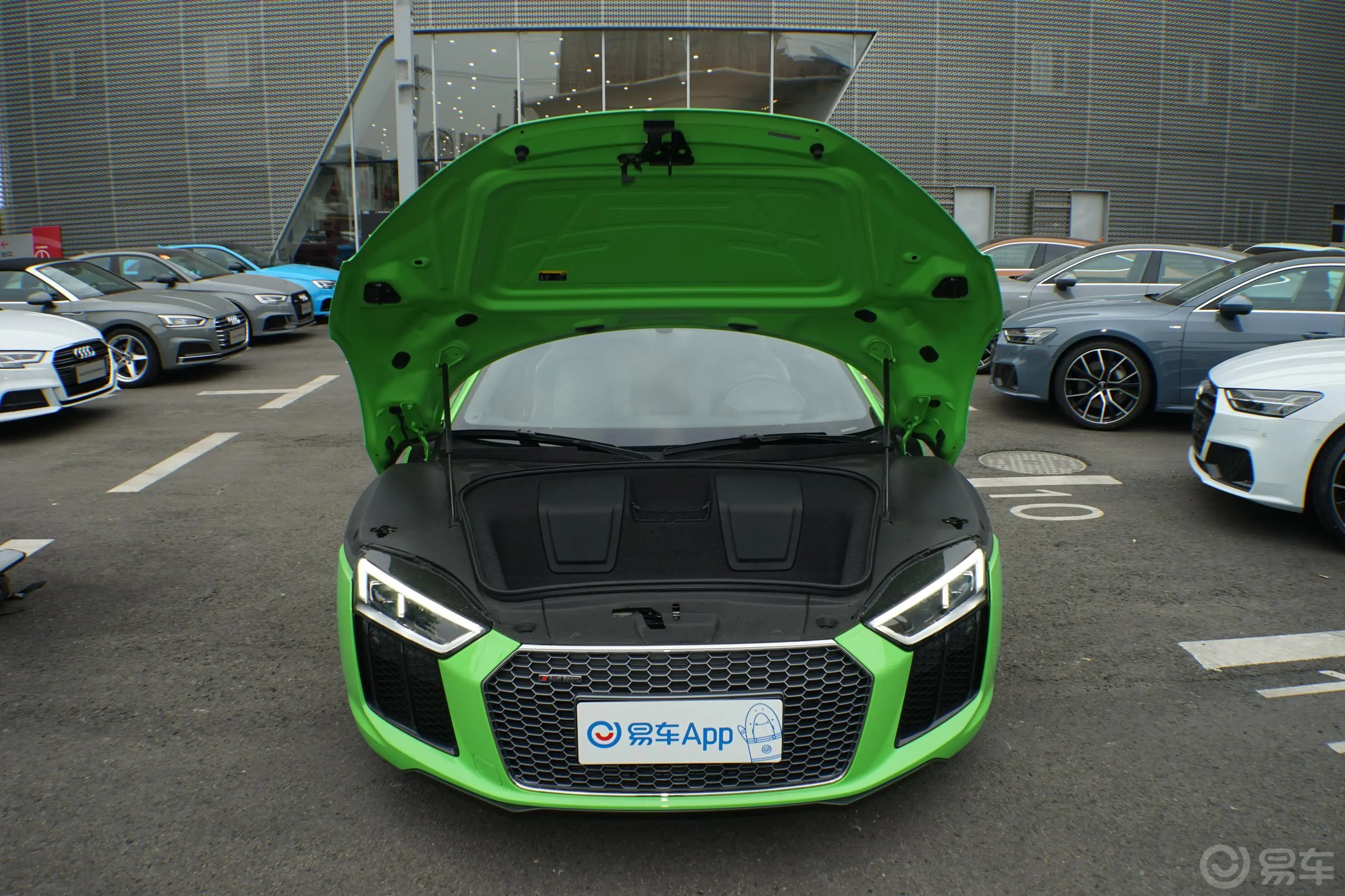 奥迪R8V10 Coupe Performance后排座椅