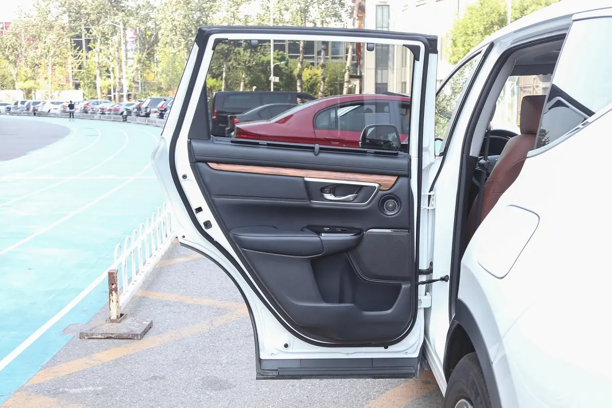 本田CR-V混动 2.0L 四驱 净享版 国VI驾驶员侧后车门