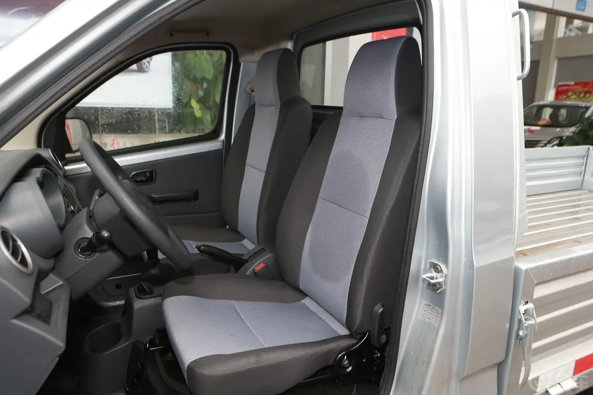 长安星卡1.5L 单排 货车标准版驾驶员座椅