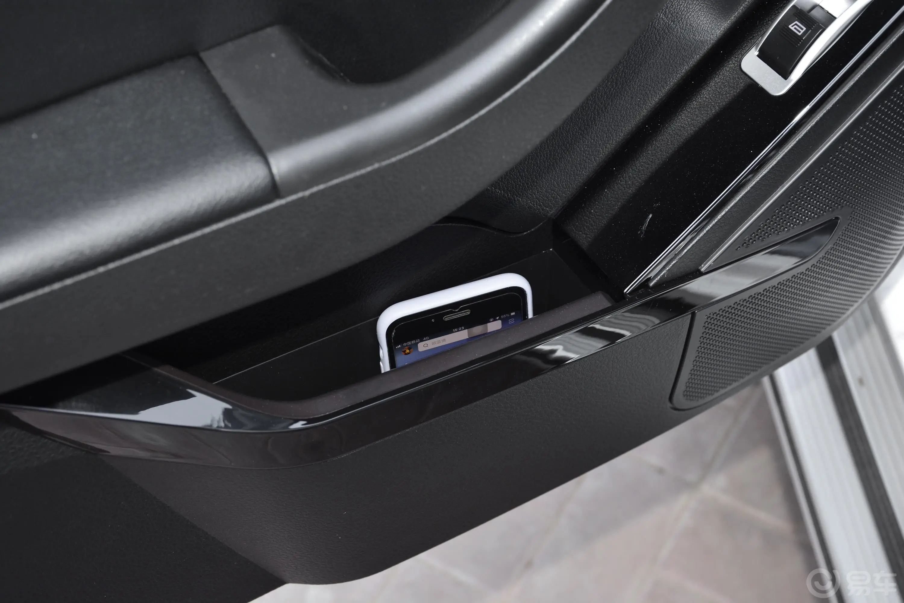 萨普征服者 标箱 2.4L 手动 两驱 舒适版 汽油空间