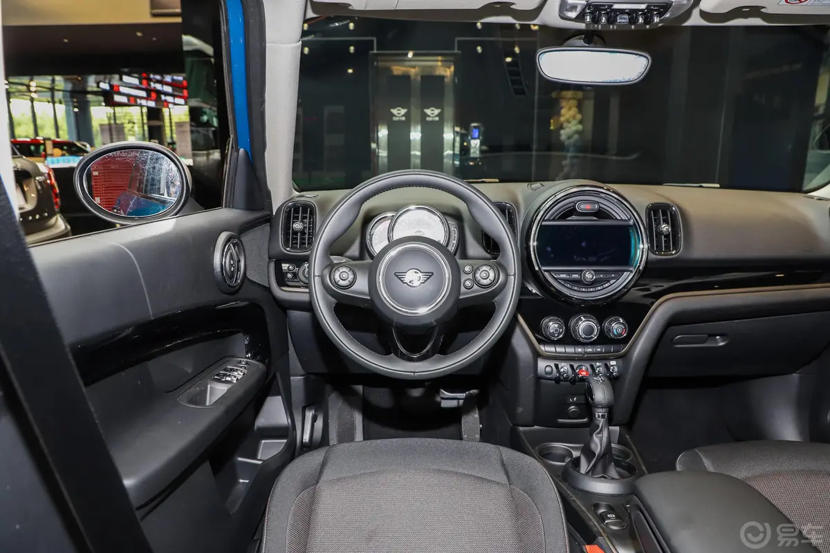 MINI COUNTRYMAN1.5T COOPER 经典派驾驶位区域