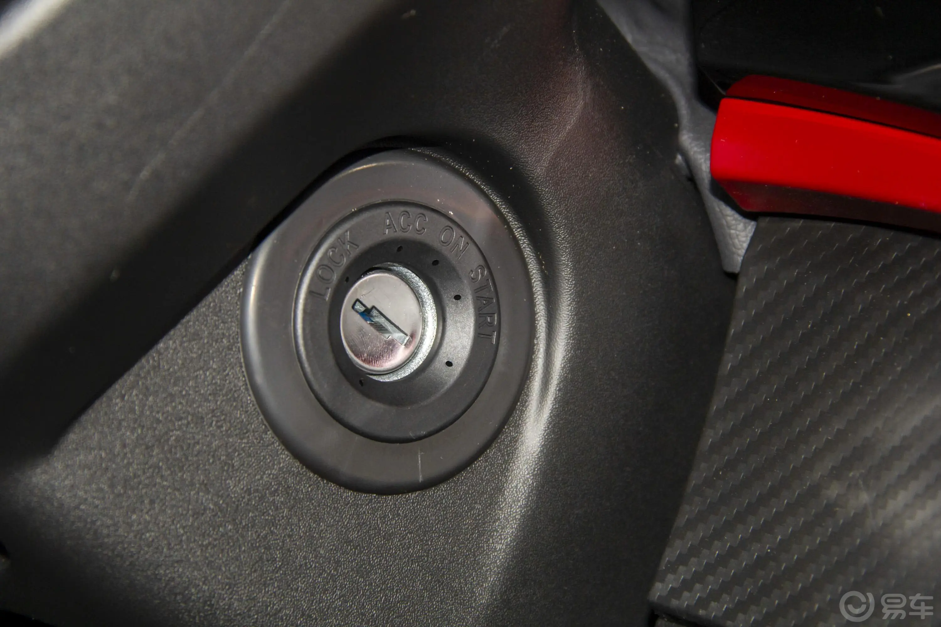 风行SX6改款 1.6L 手动 舒适版 国V钥匙孔或一键启动按键