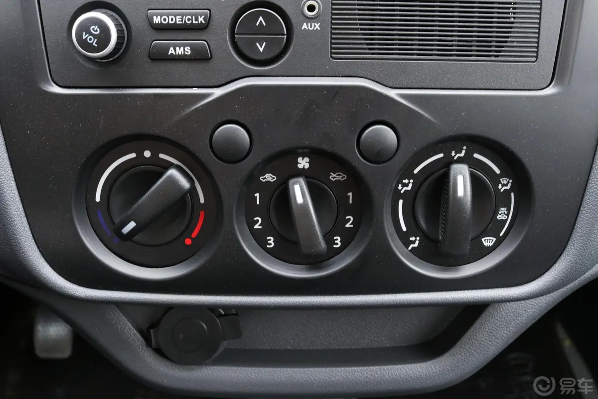 长安星卡1.5L 单排 仓栅车标准版空调