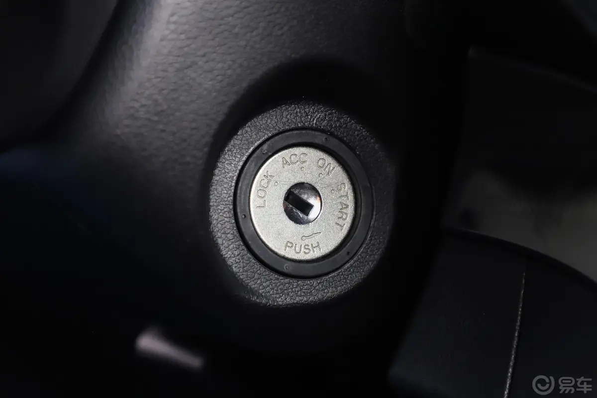 风骏52.0T 手动 大双 欧洲版 柴油 两驱 进取版 国V钥匙孔或一键启动按键