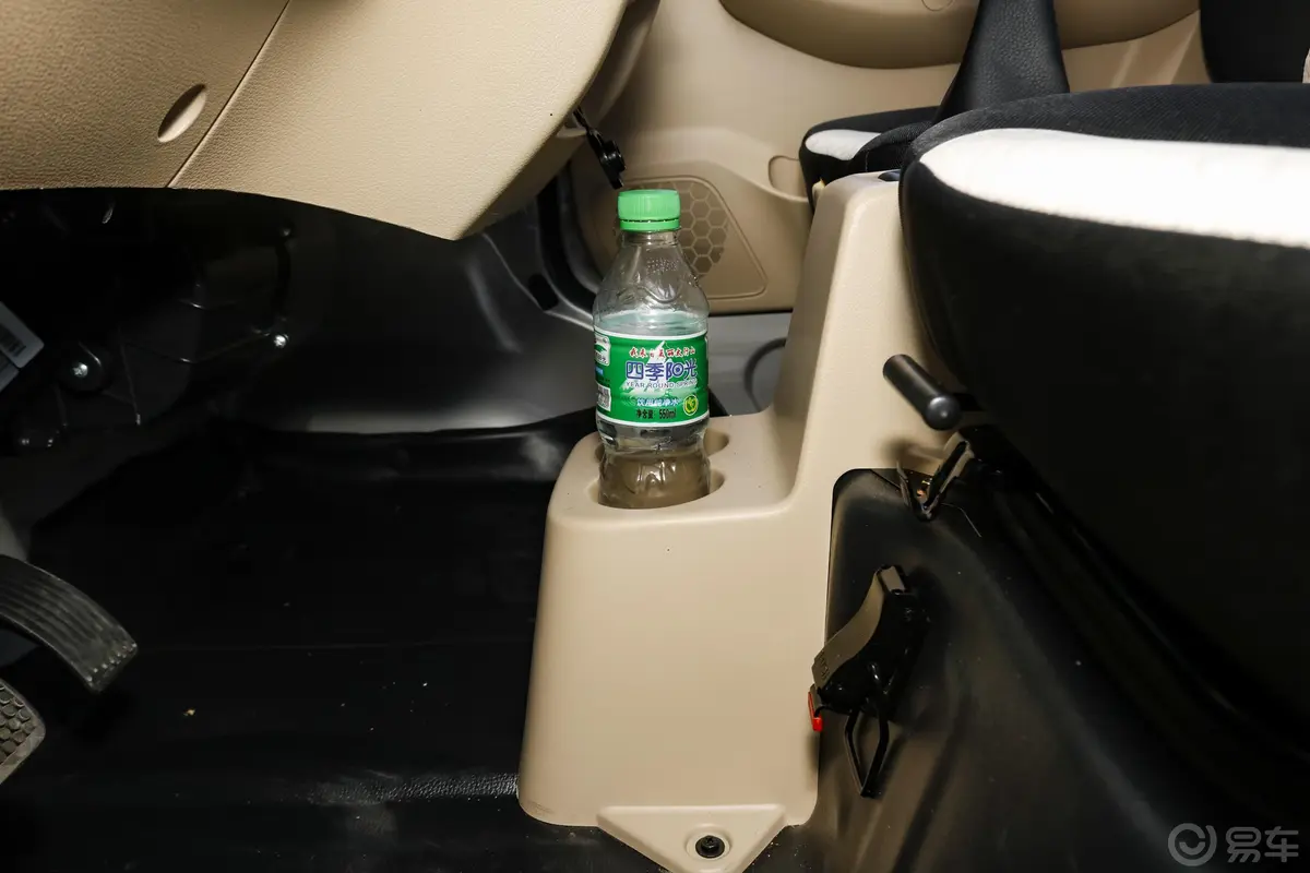 跨越王X1栏板 1.3L 手动 双排后双轮加长货箱 舒适型 国Ⅵ前排杯架