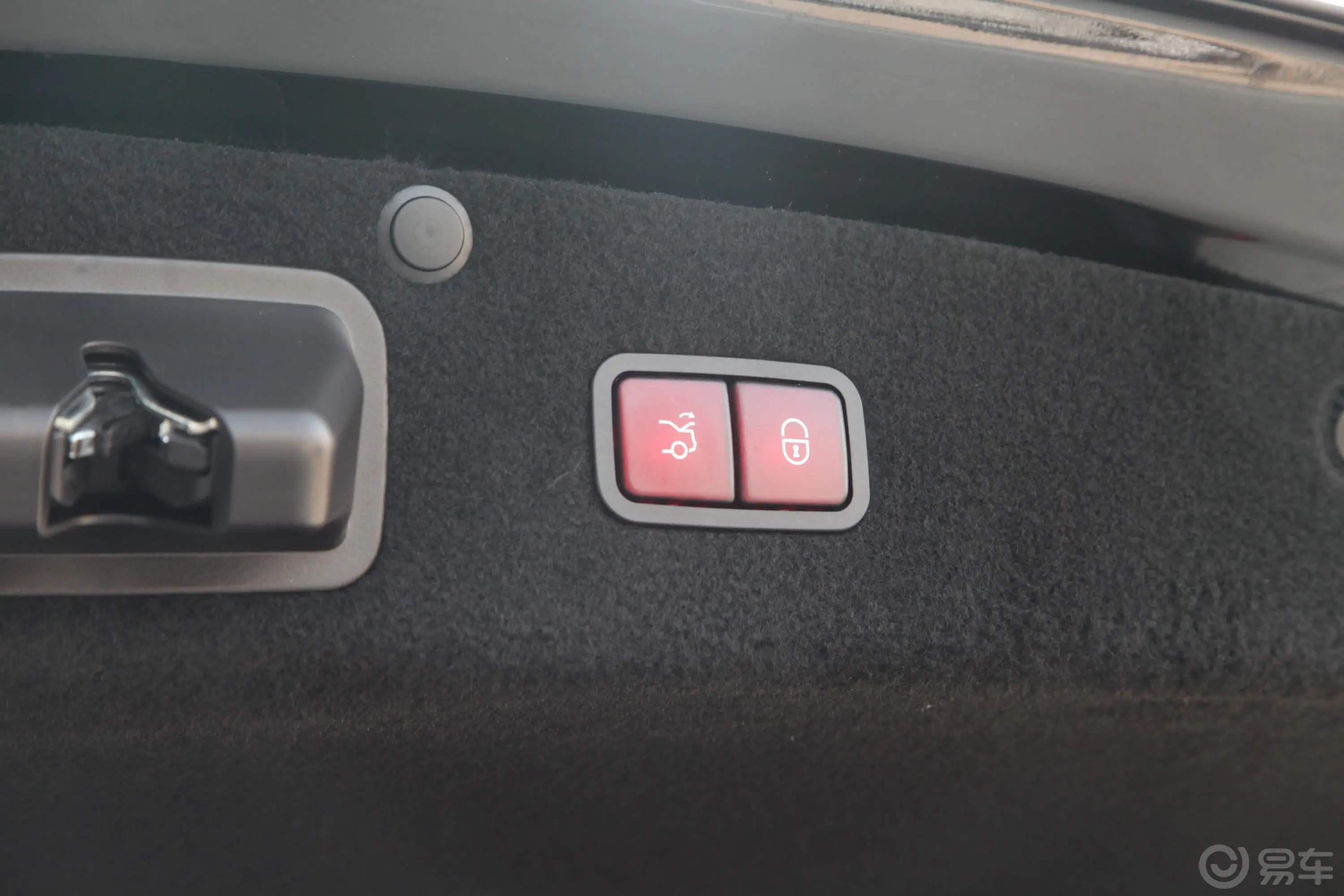 奔驰S级S 350 L 尊贵型 臻藏版电动尾门按键（手动扶手）