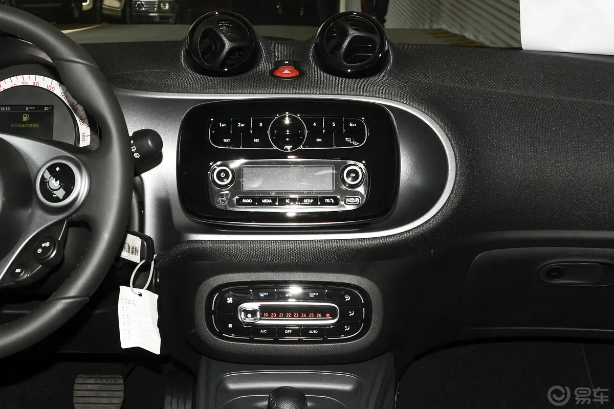 smart fortwo0.9T 66千瓦硬顶动擎版 国VI内饰