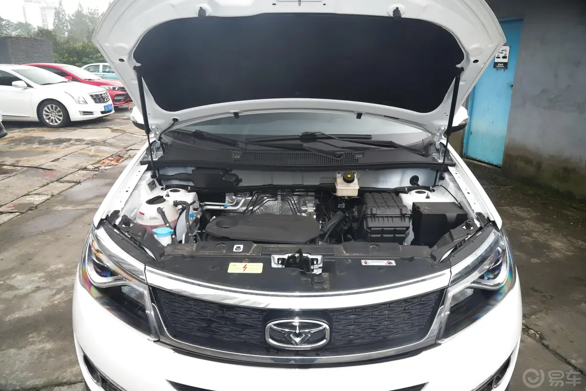 凯翼X51.5T CVT 智趣版 国V发动机舱整体