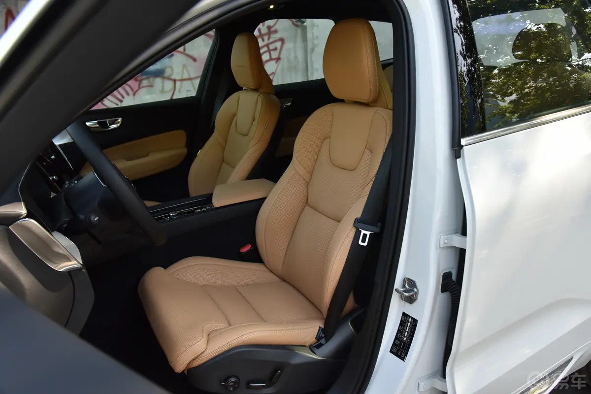 沃尔沃XC60新能源T8 智雅豪华版驾驶员座椅