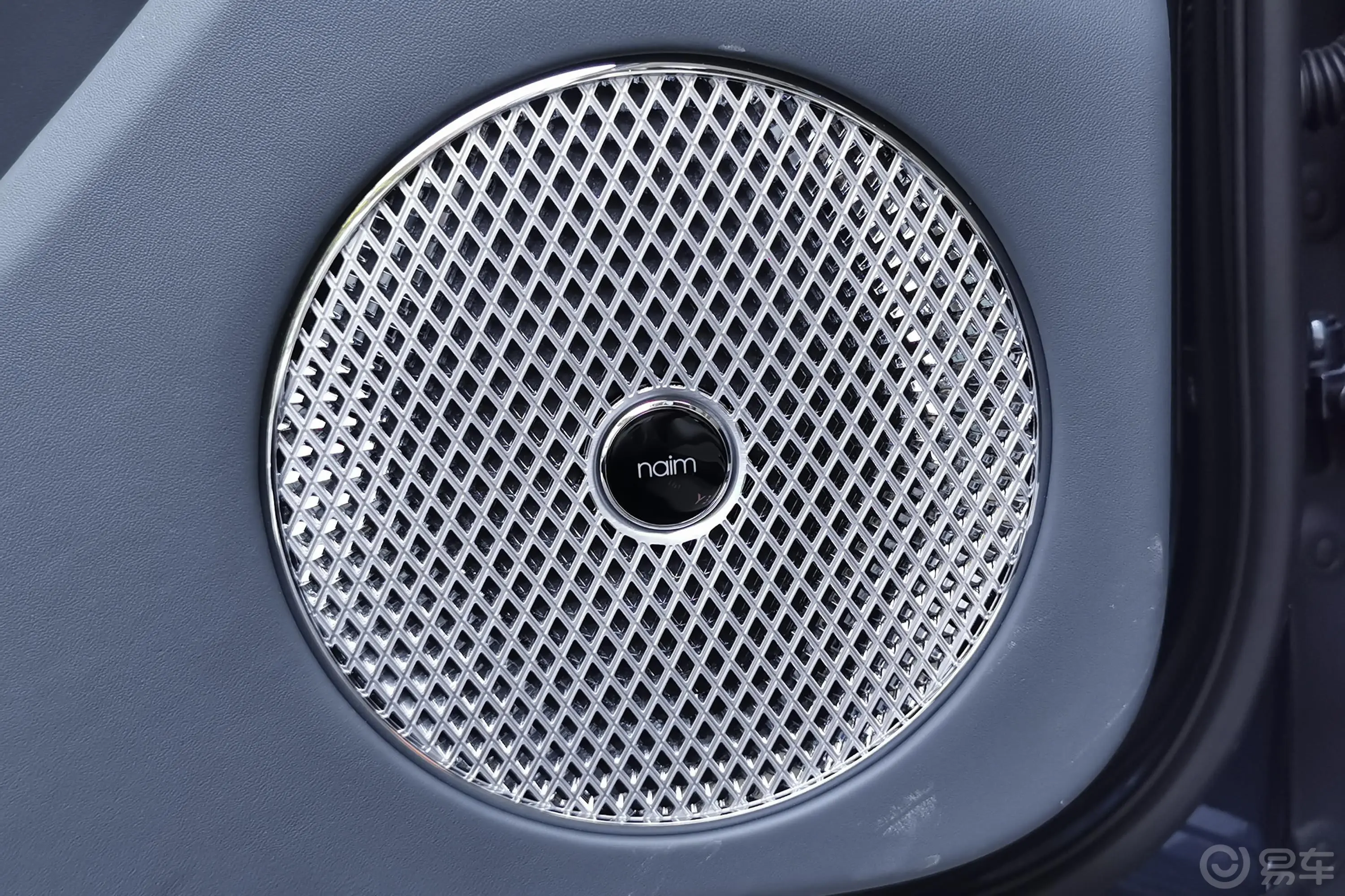 飞驰6.0T W12 标准版音响和品牌